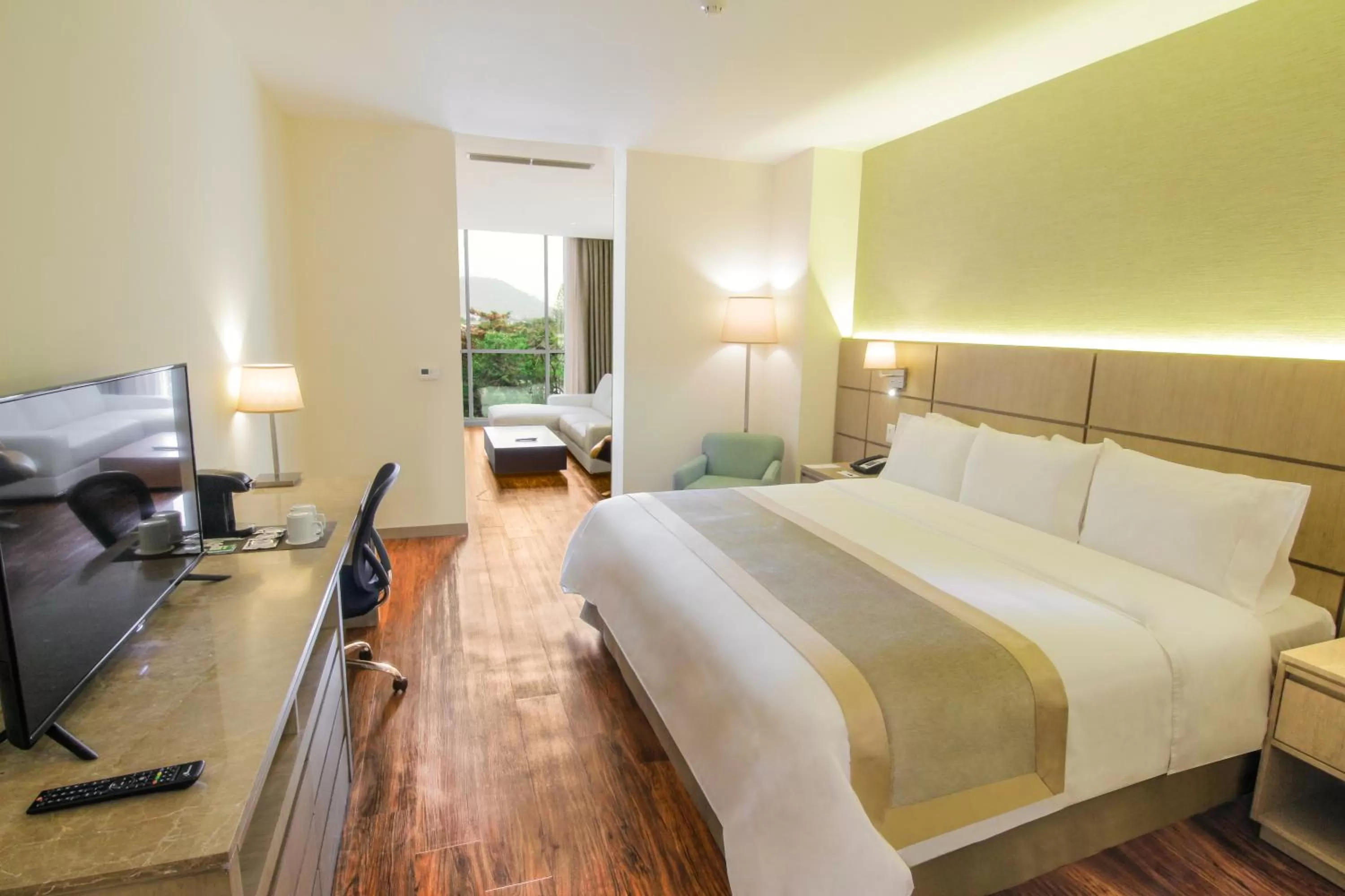 Photo of the whole room, Bed in Radisson Hotel Guayaquil