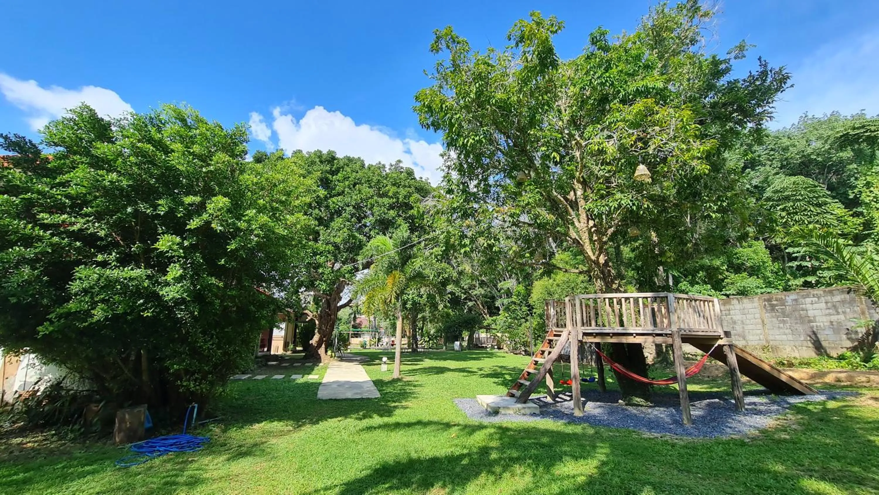 Baan Suan Rim Klong Resort