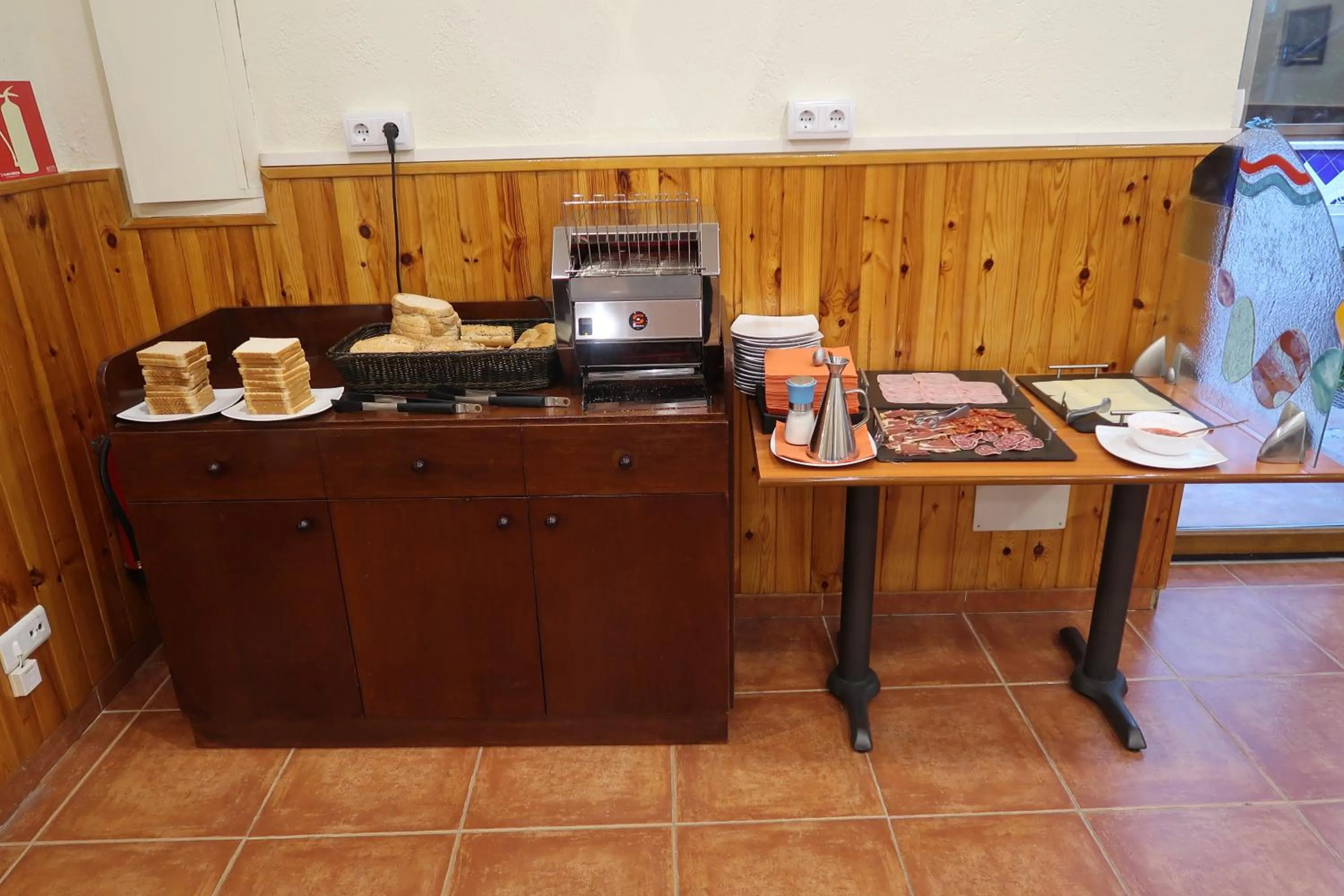 Food and drinks in El Camí Hotel