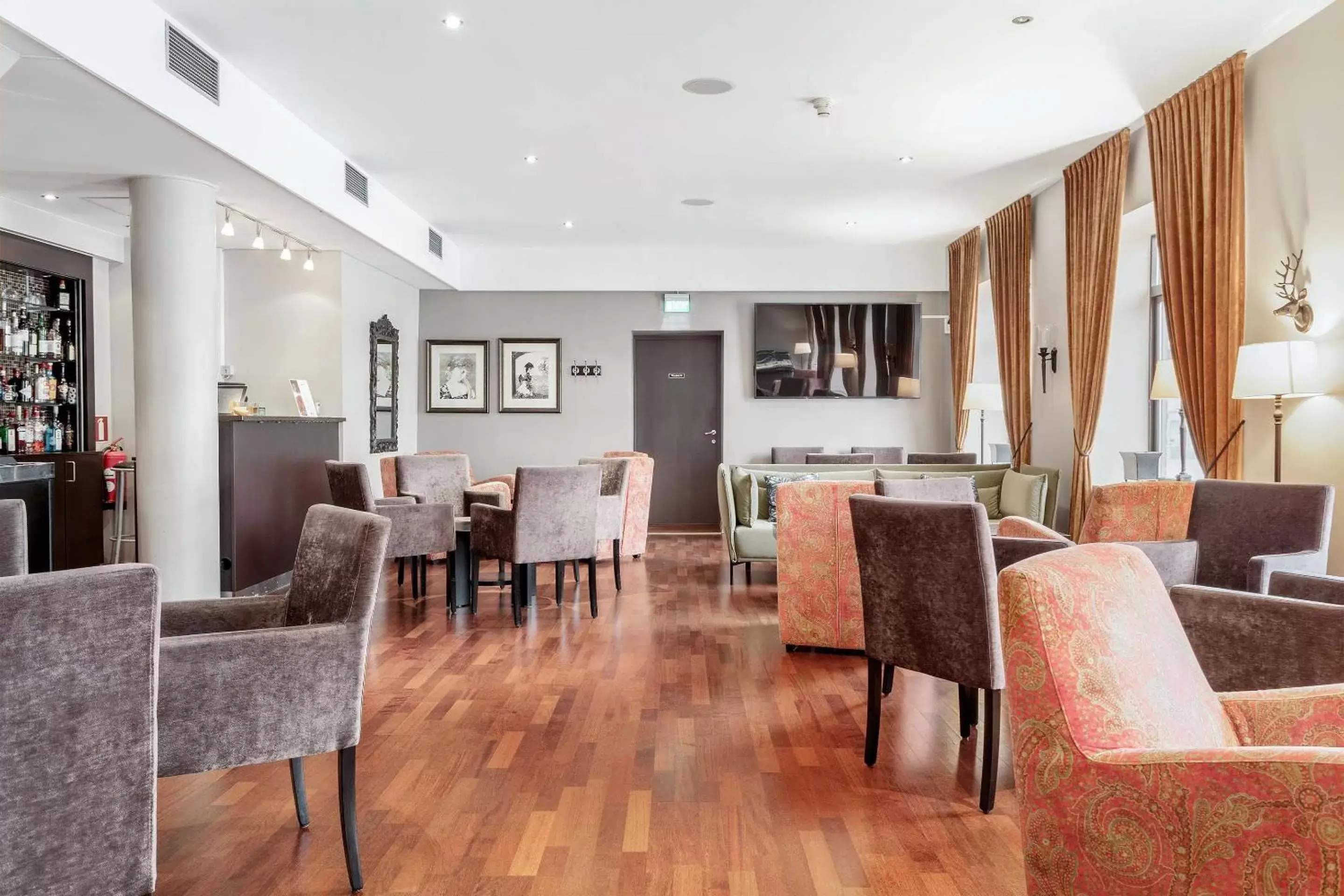 Lounge or bar in Best Western Plus Gyldenlove Hotell Lounge or bar in Best Western Plus Gyldenlove Hotell