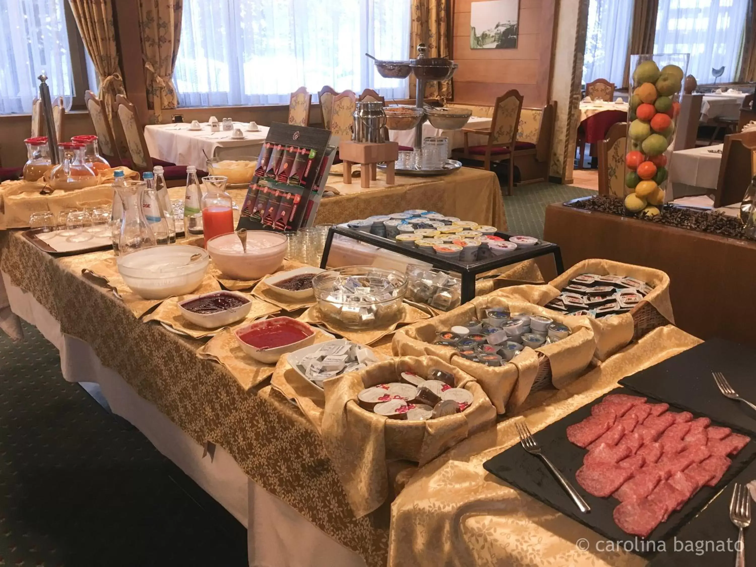 Buffet breakfast in Residence Antares