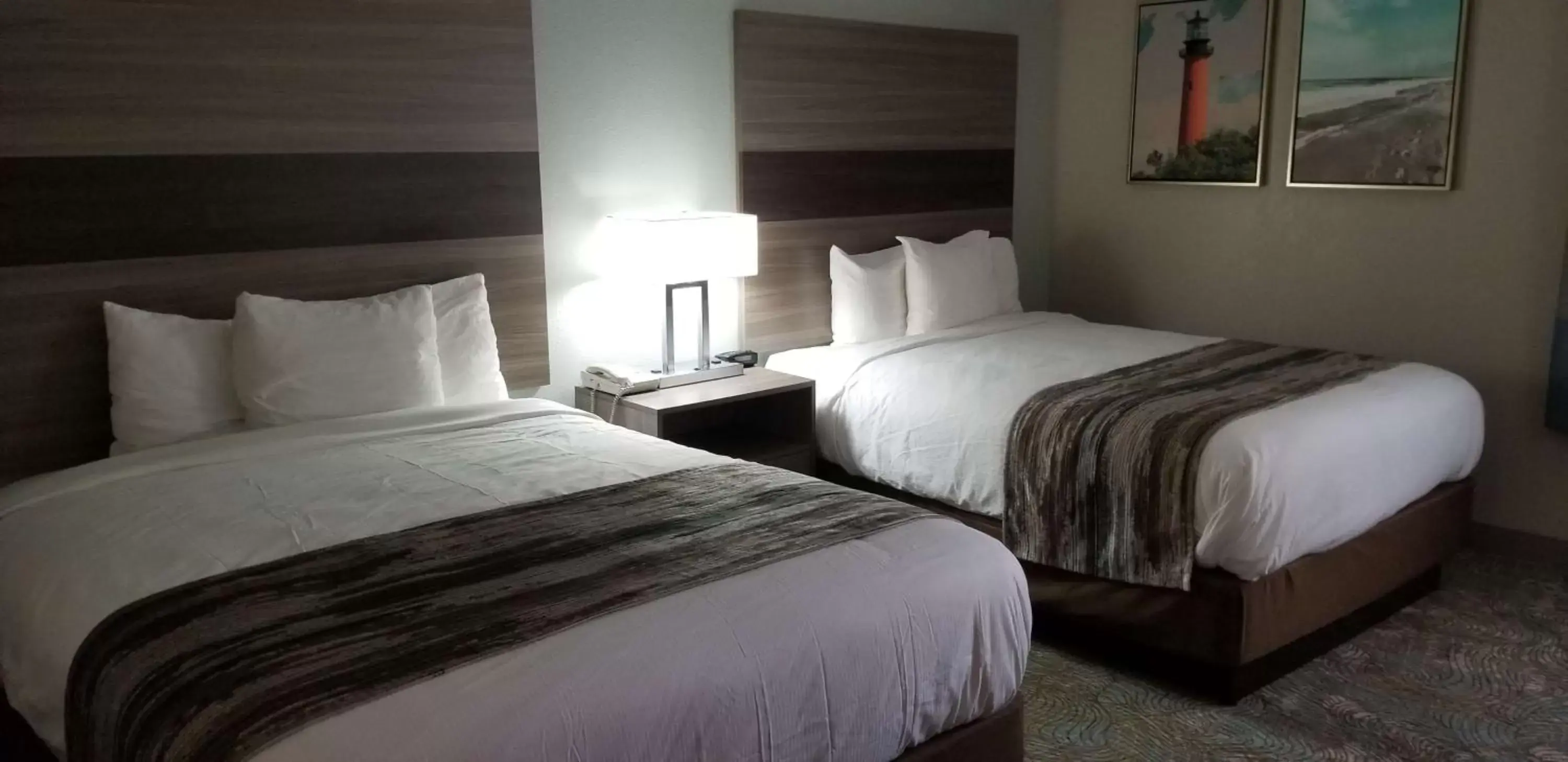 Photo of the whole room, Bed in Best Western Intracoastal Inn