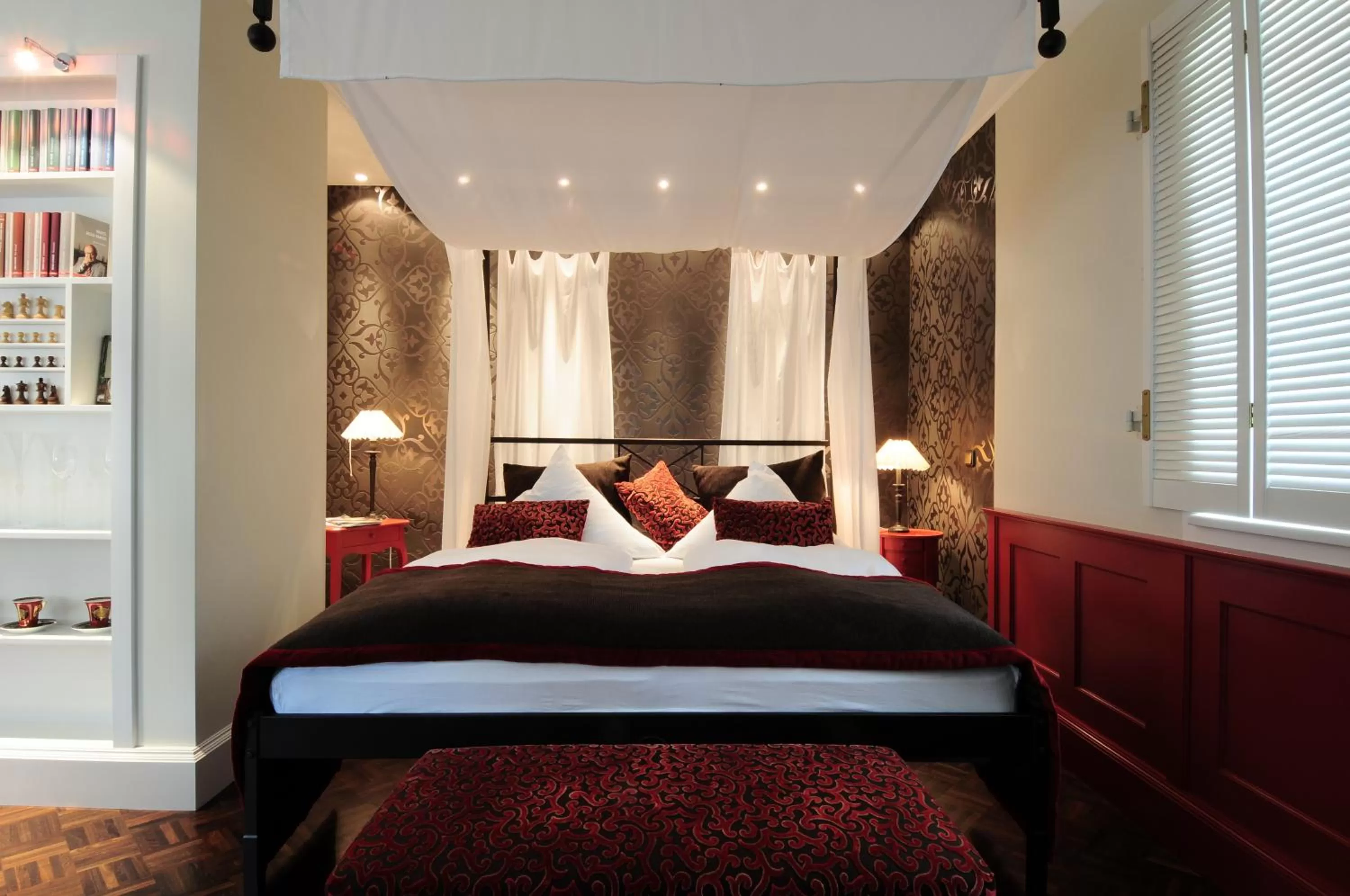 Photo of the whole room, Bed in Villa Mittermeier, Hotellerie & Restaurant