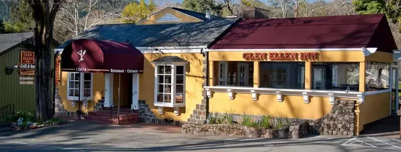 Property Building in Glen Ellen Inn Secret Cottages