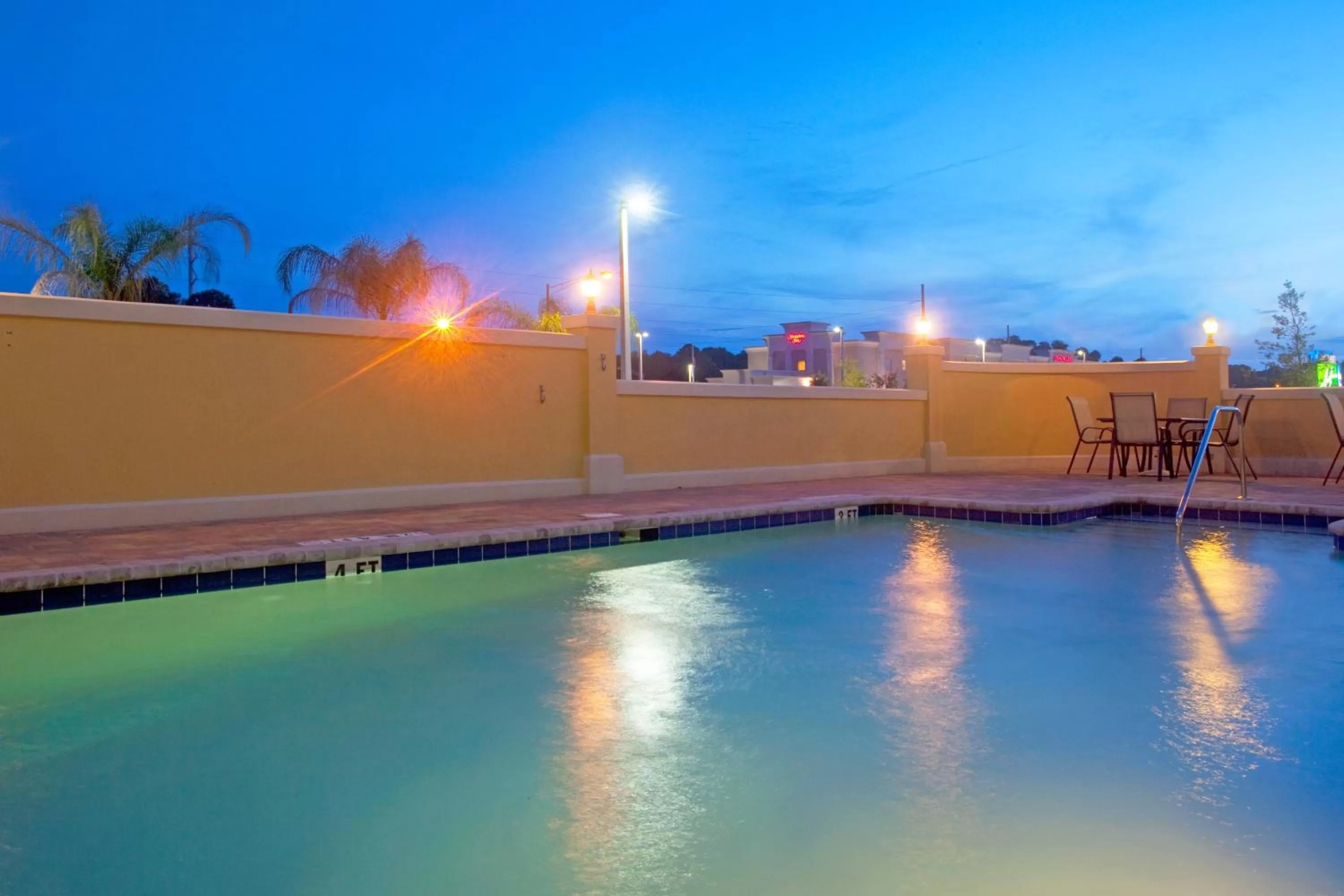 Swimming pool in Holiday Inn Express Hotel & Suites Chaffee - Jacksonville West by IHG