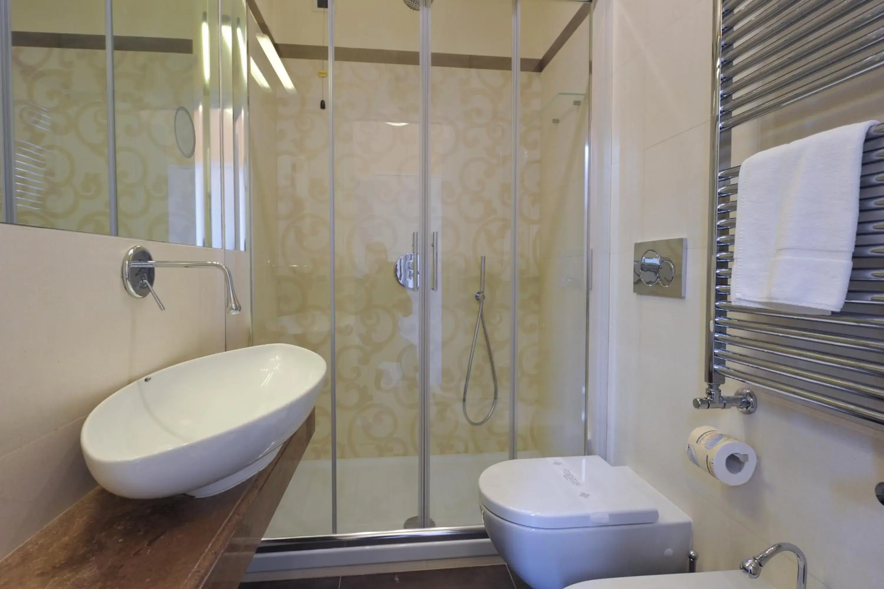 Shower, Bathroom in Villa Zaccardi