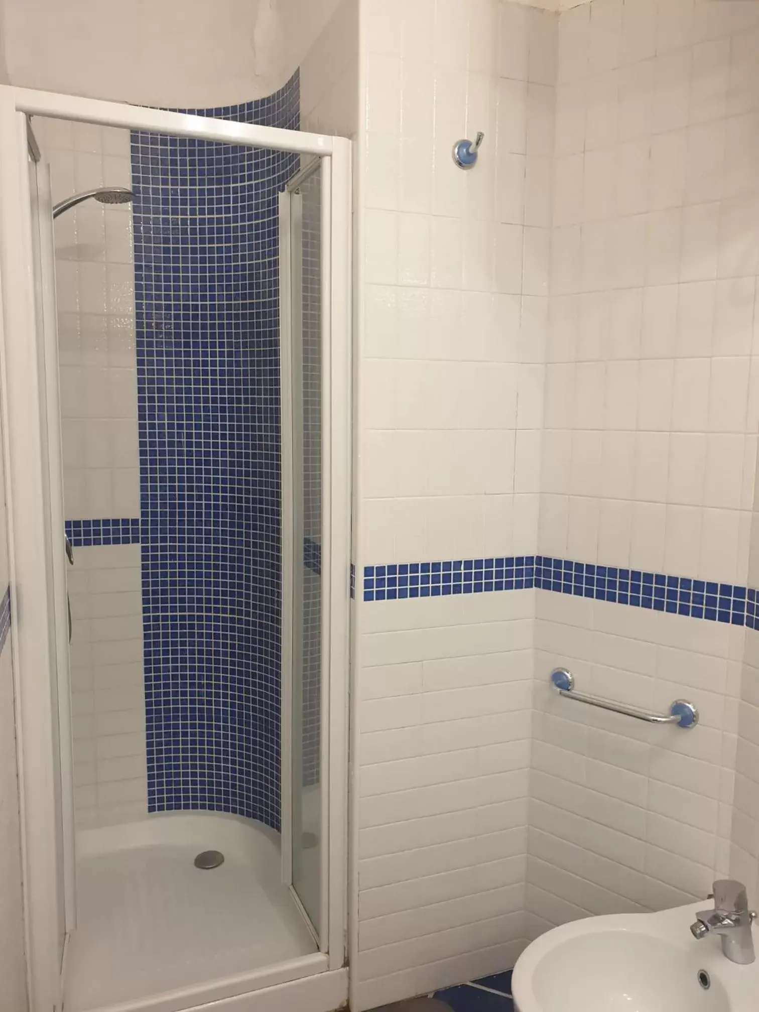 Shower, Bathroom in Hotel Mareluna Ischia