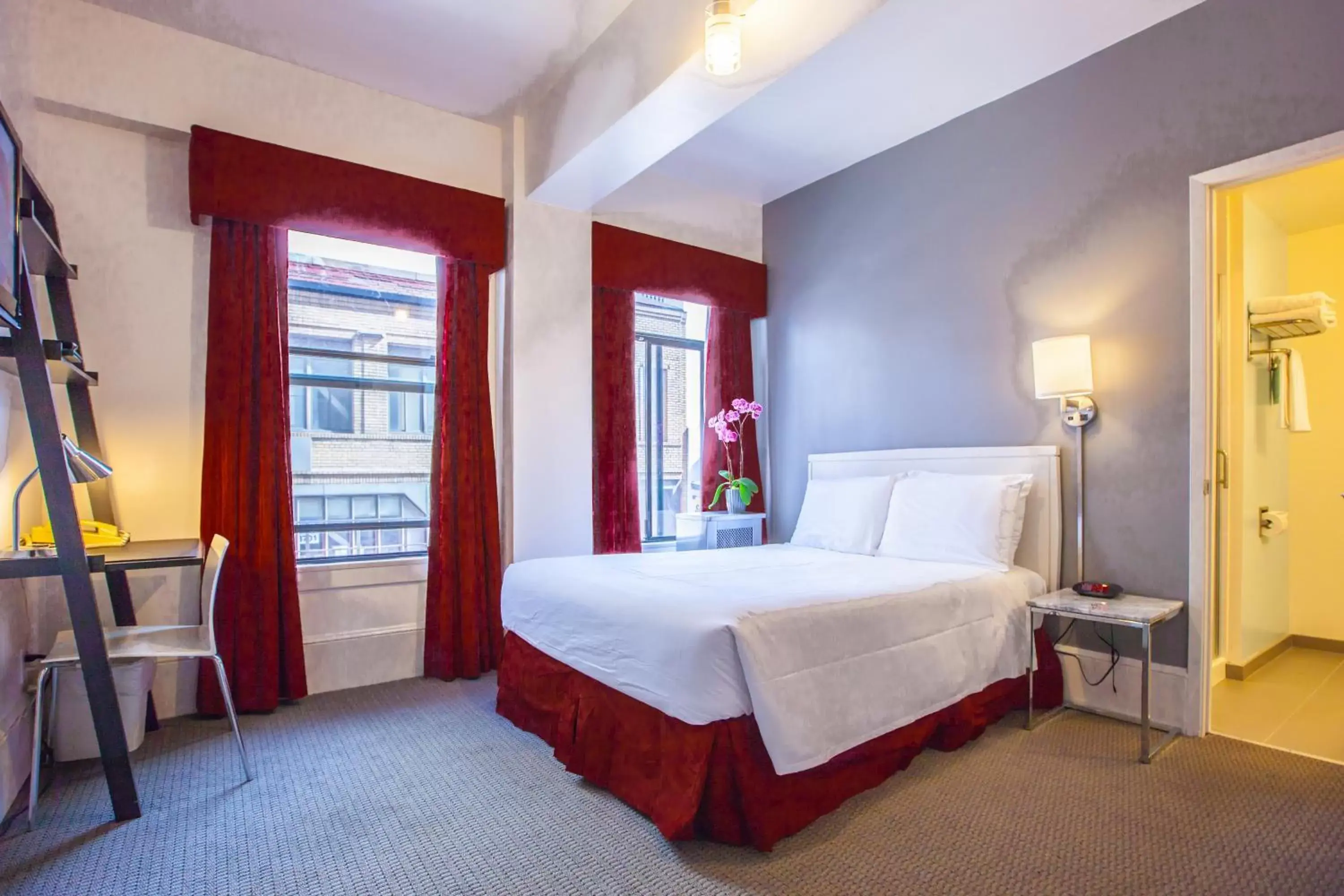 Double Room in Grant Plaza Hotel