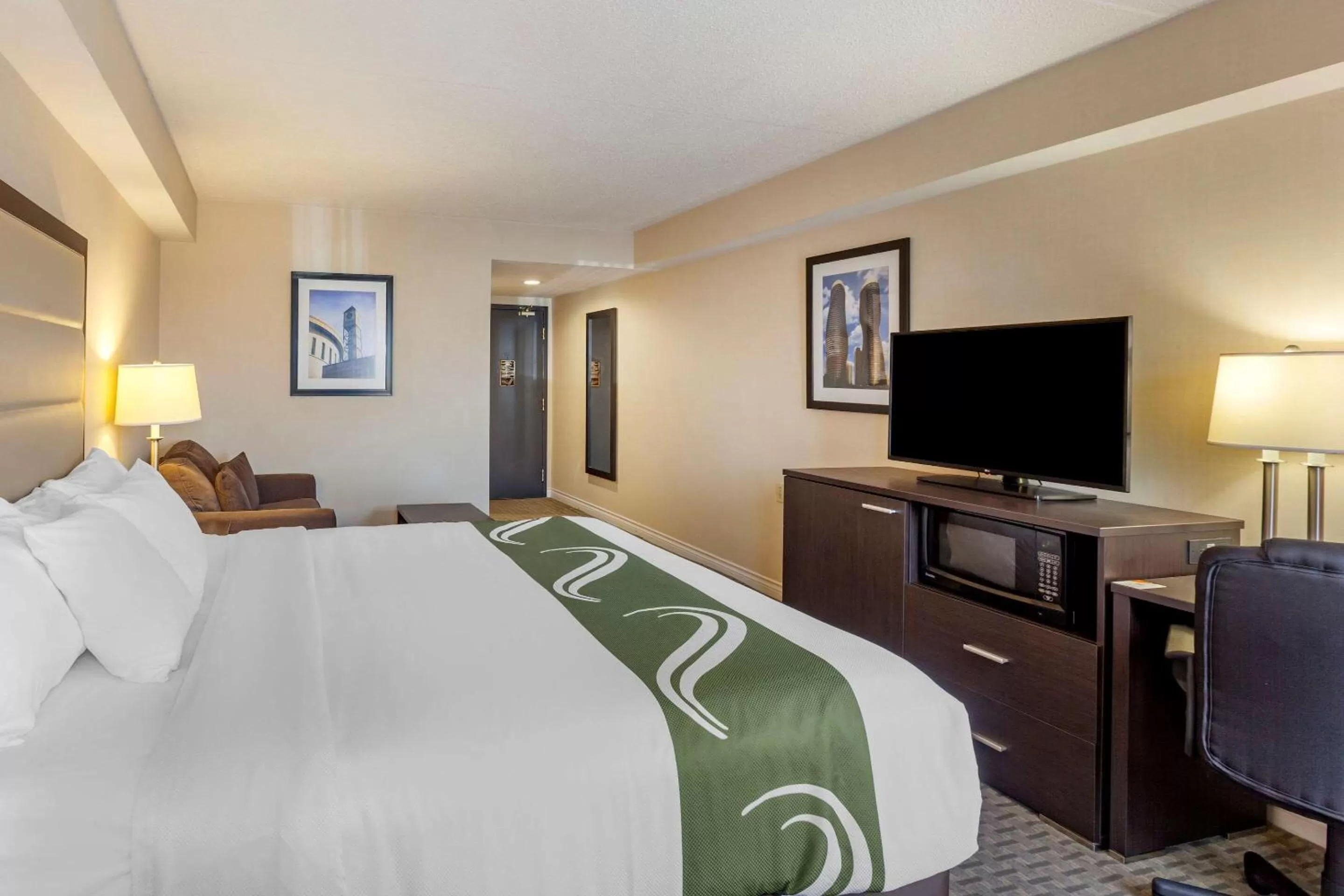 Bedroom in Quality Inn Airport West