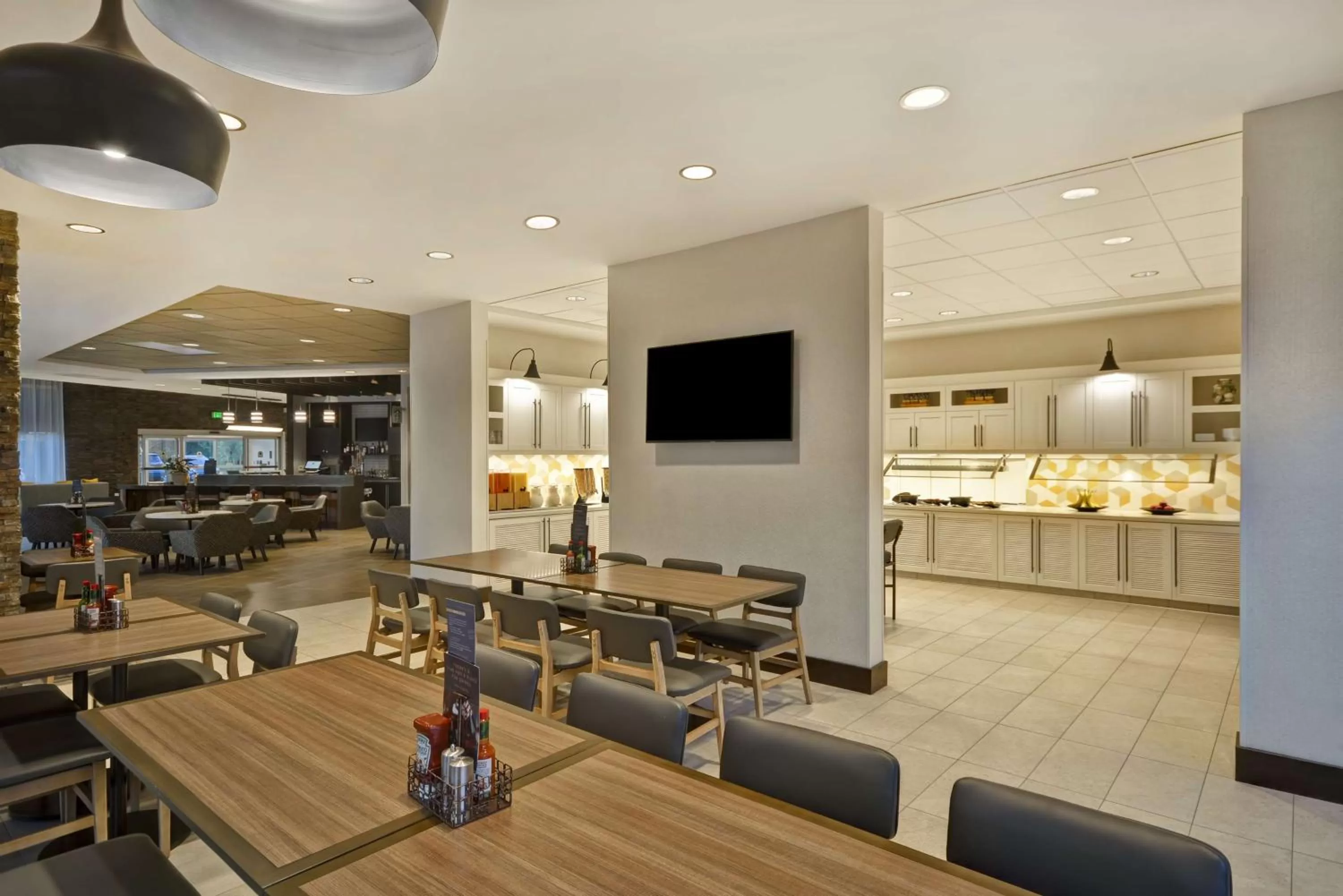 Restaurant/places to eat in Hyatt Place Fresno