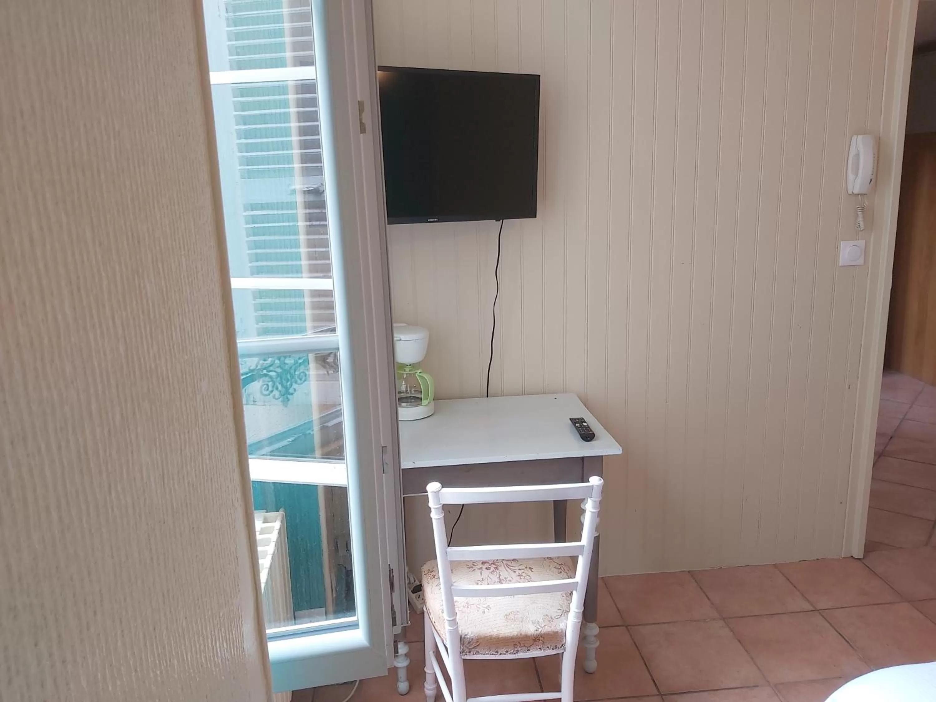 TV and multimedia, TV/Entertainment Center in Vichy Sejour