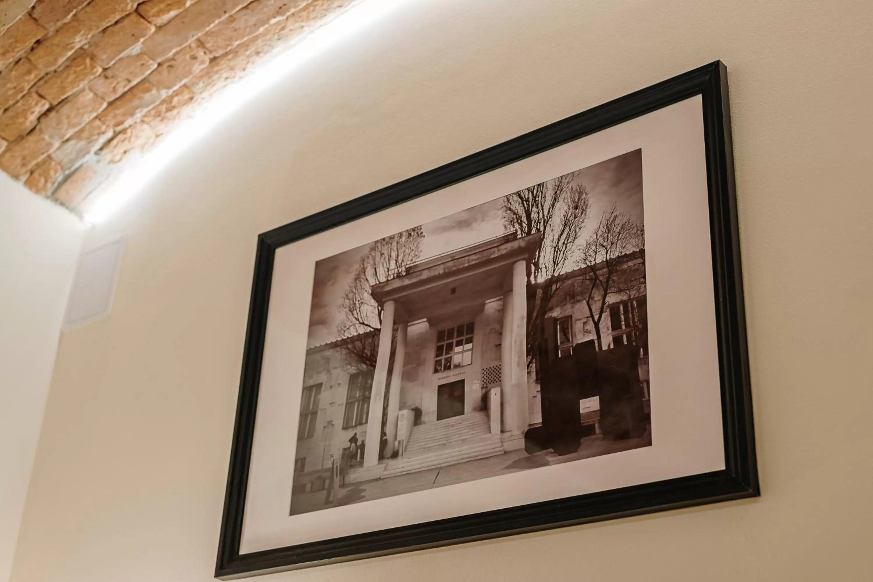 Decorative detail in Operna klet Ljubljana