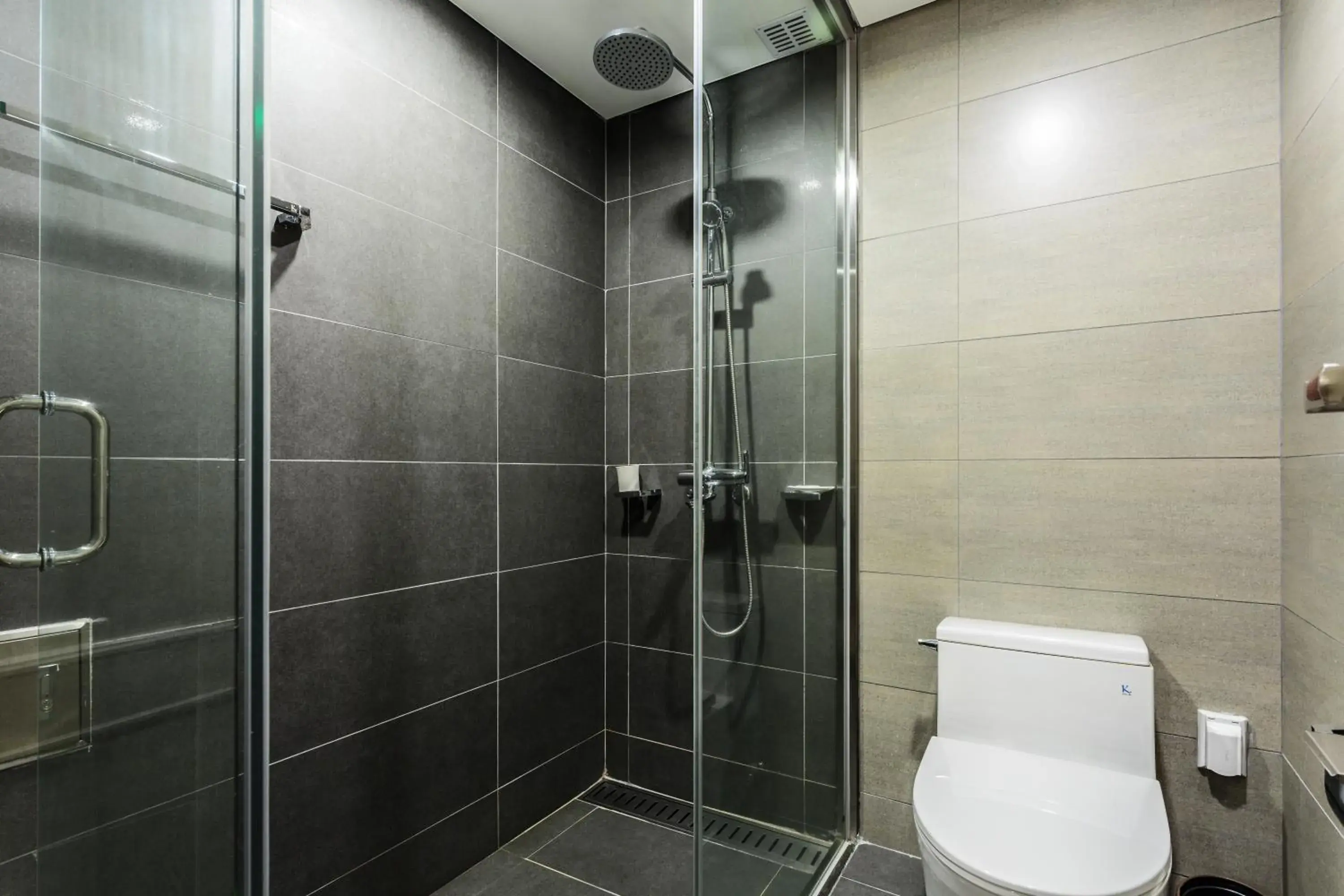 Shower, Bathroom in Vistacay Hotel World Cup