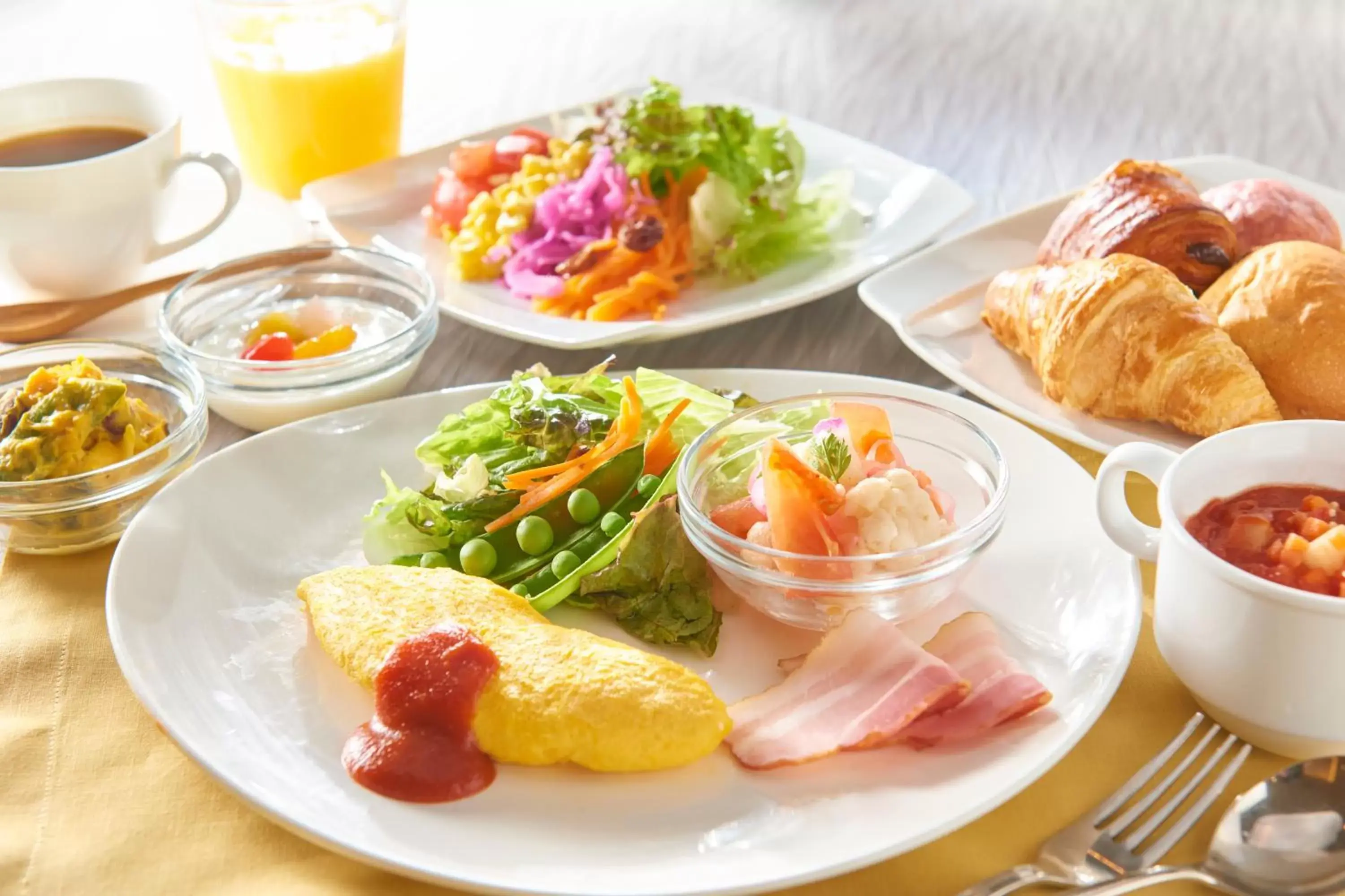 Buffet breakfast in Kobe Motomachi Tokyu REI Hotel