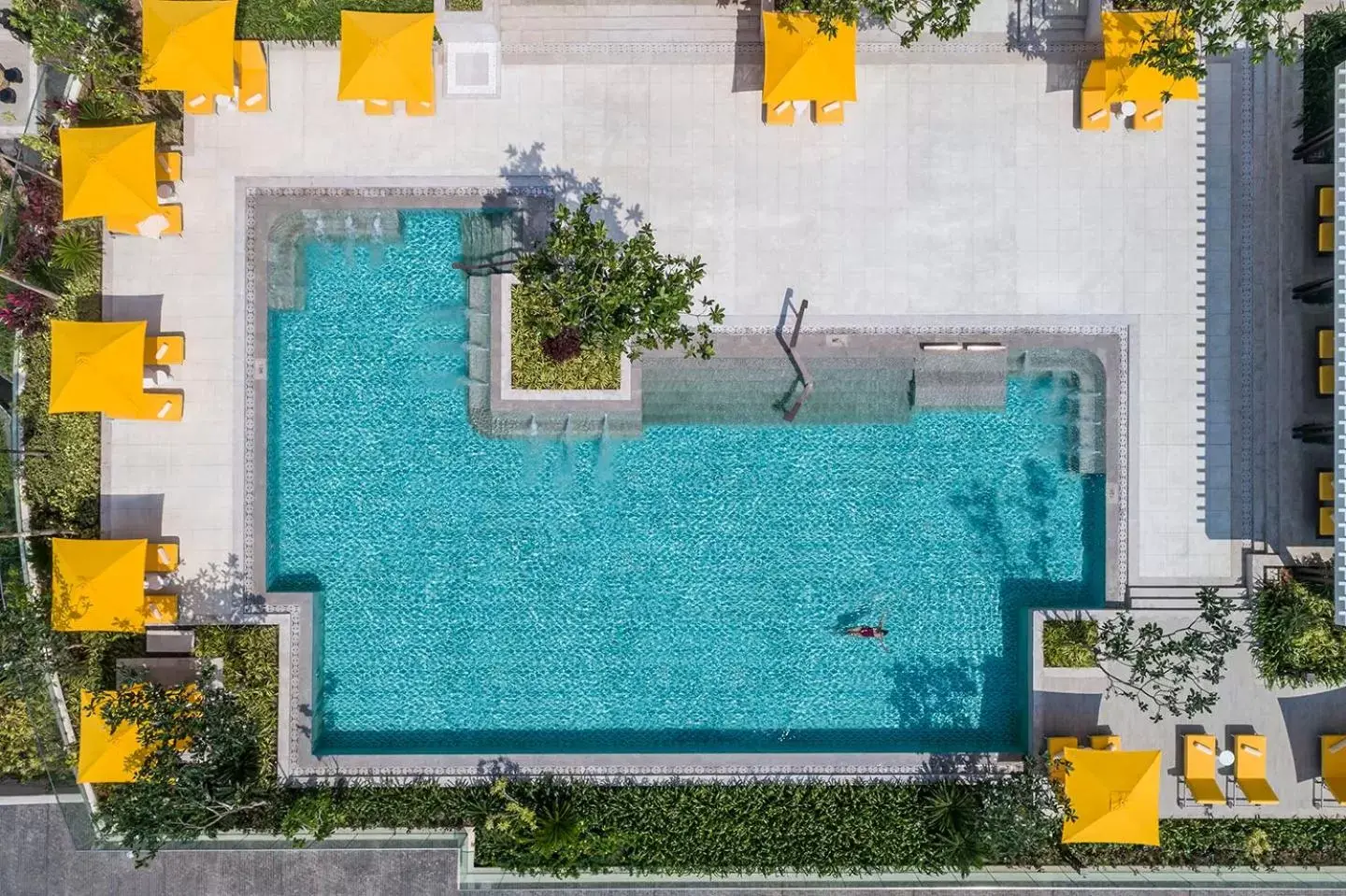Swimming pool, Pool View in Shangri-La Colombo