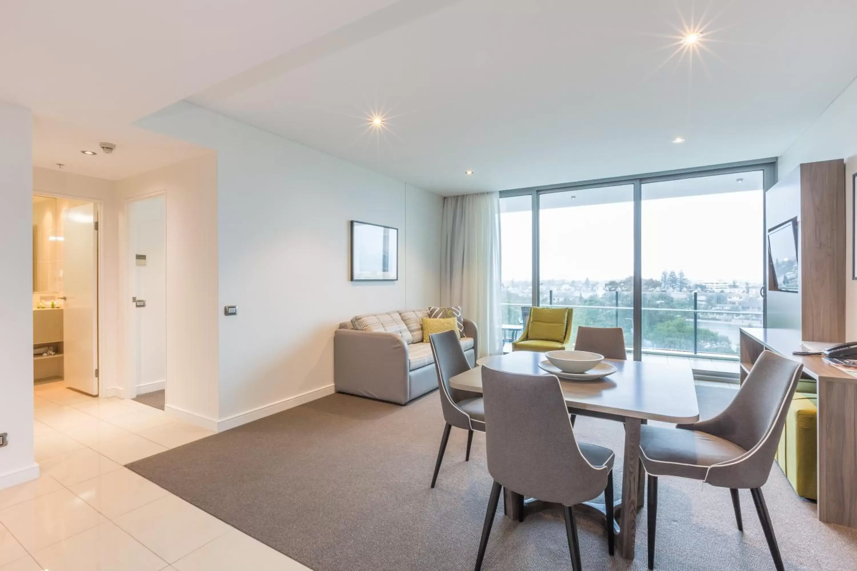 Living room, Dining Area in Wyndham Resort Surfers Paradise