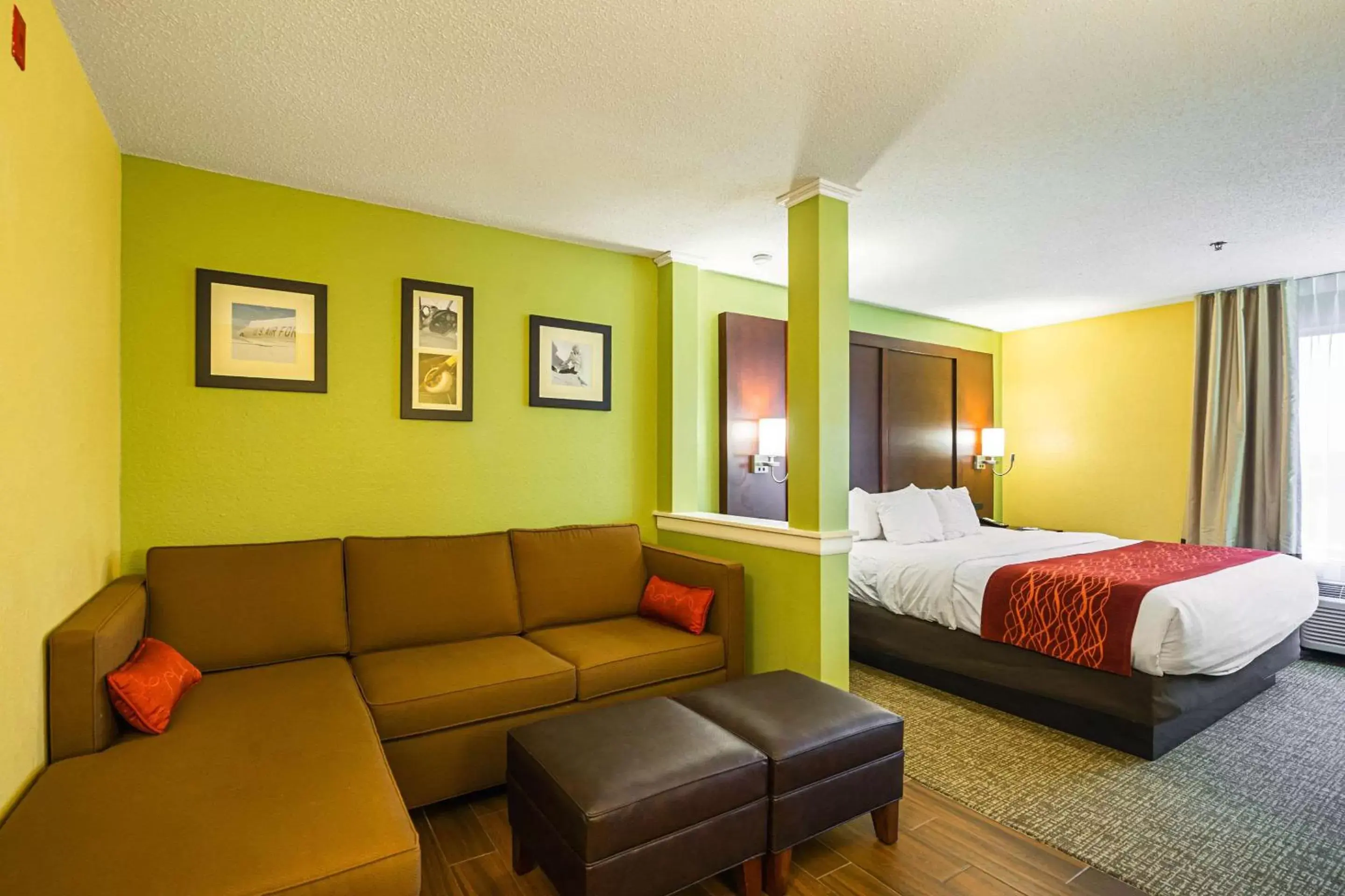 Photo of the whole room in Comfort Inn & Suites Dayton