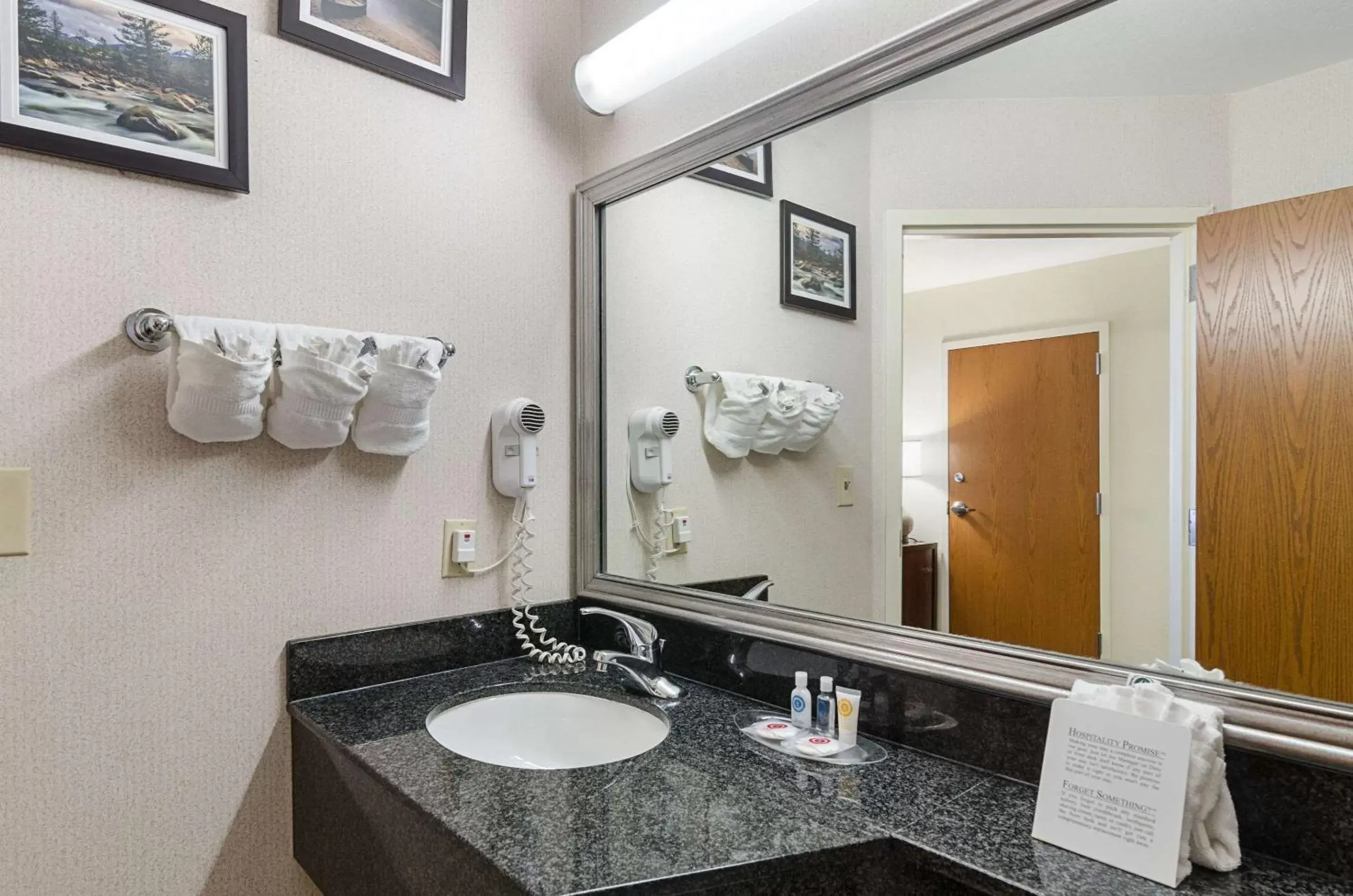 Bathroom in Quality Suites