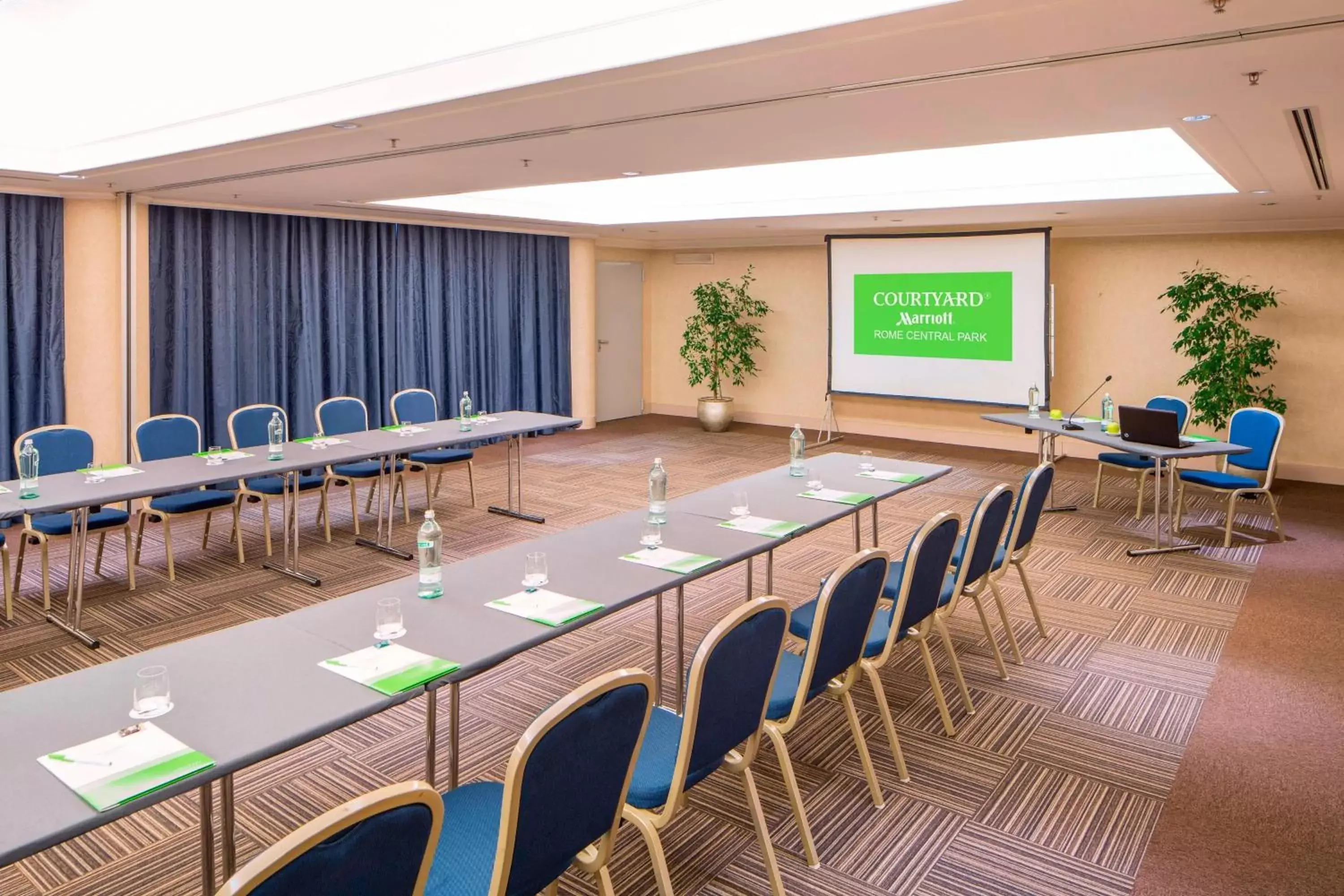 Meeting/conference room in Courtyard by Marriott Rome Central Park