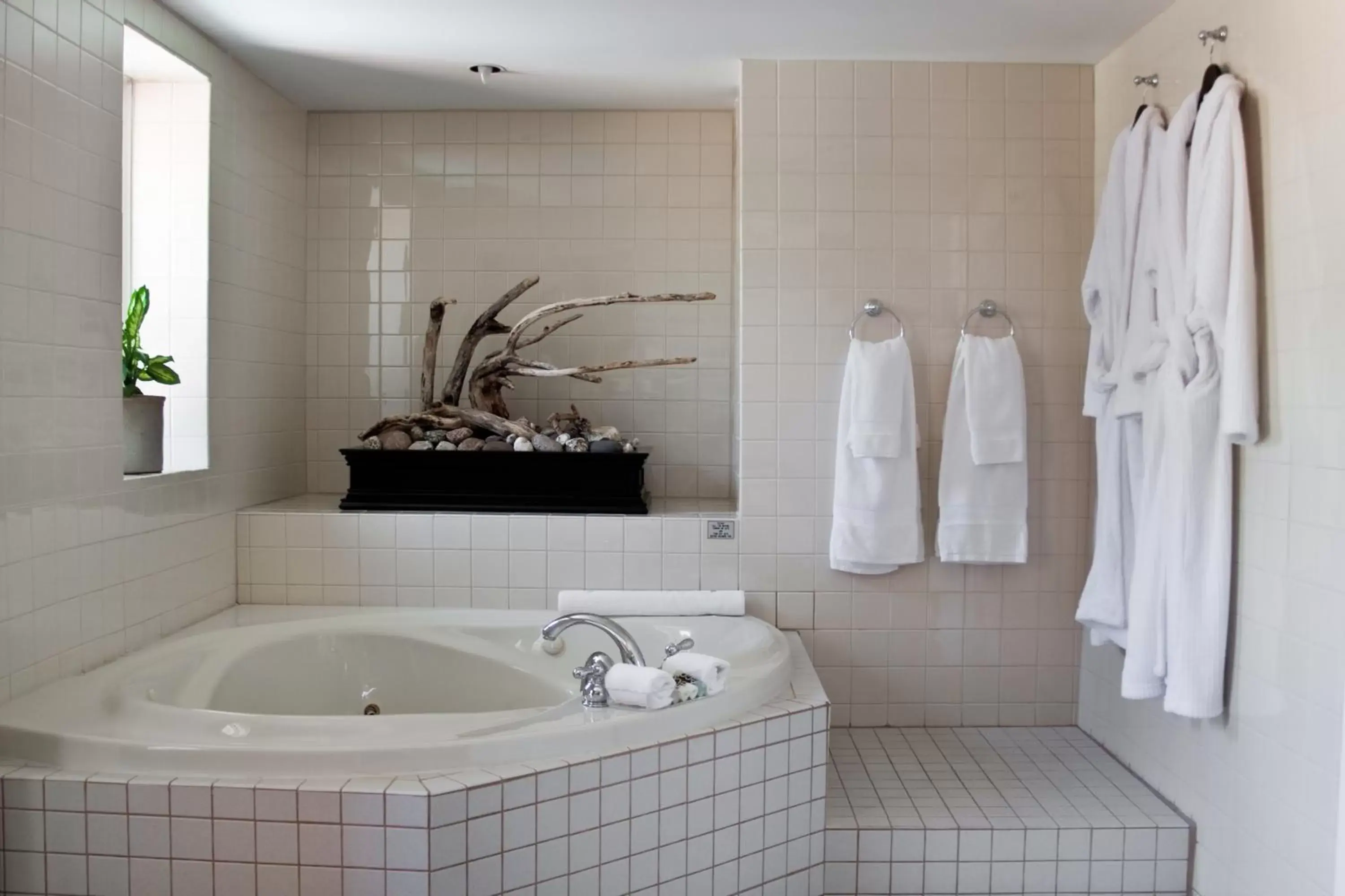 Bath, Bathroom in Digby Pines Golf Resort and Spa
