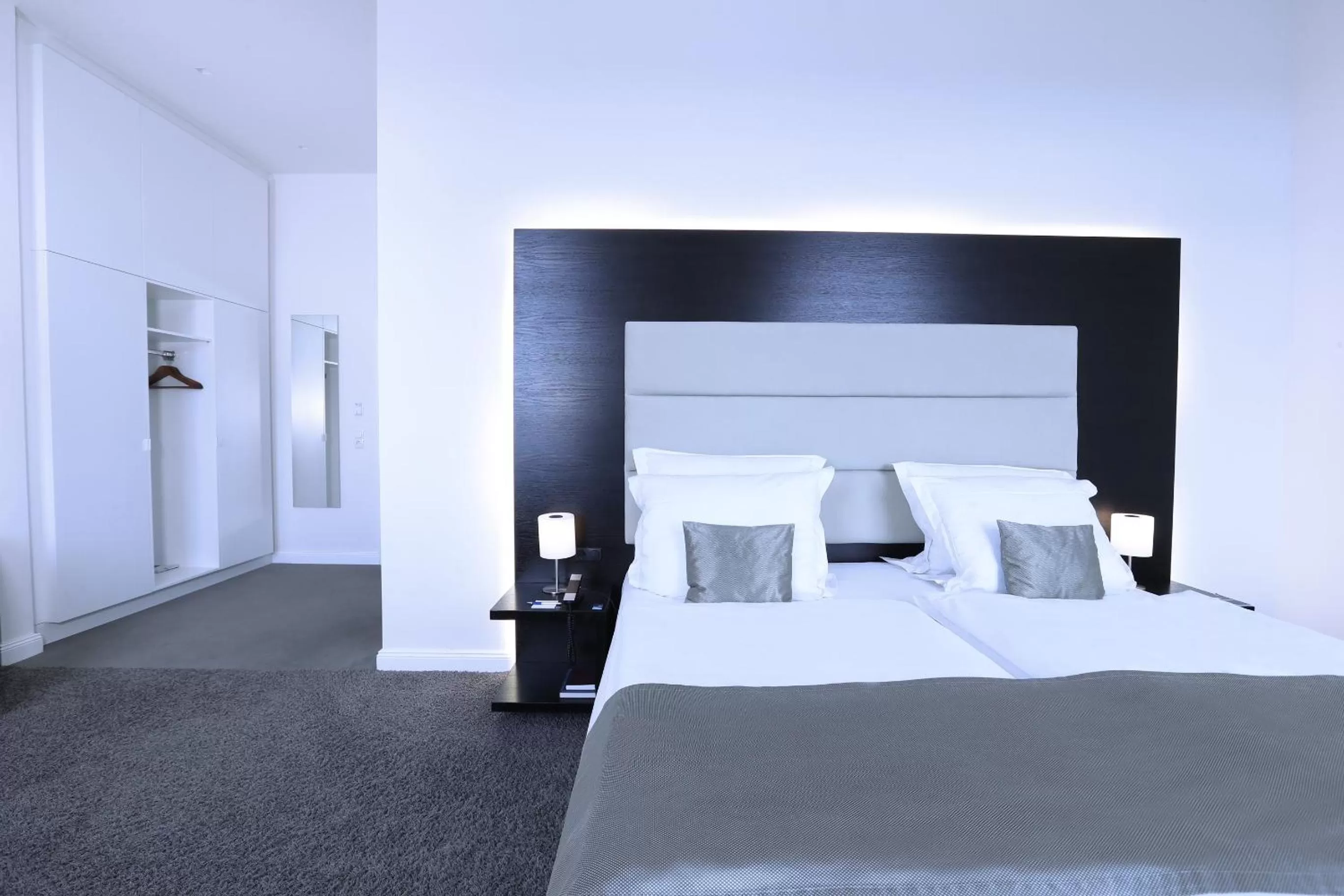 Photo of the whole room, Bed in Hotel Kieler Yacht-Club