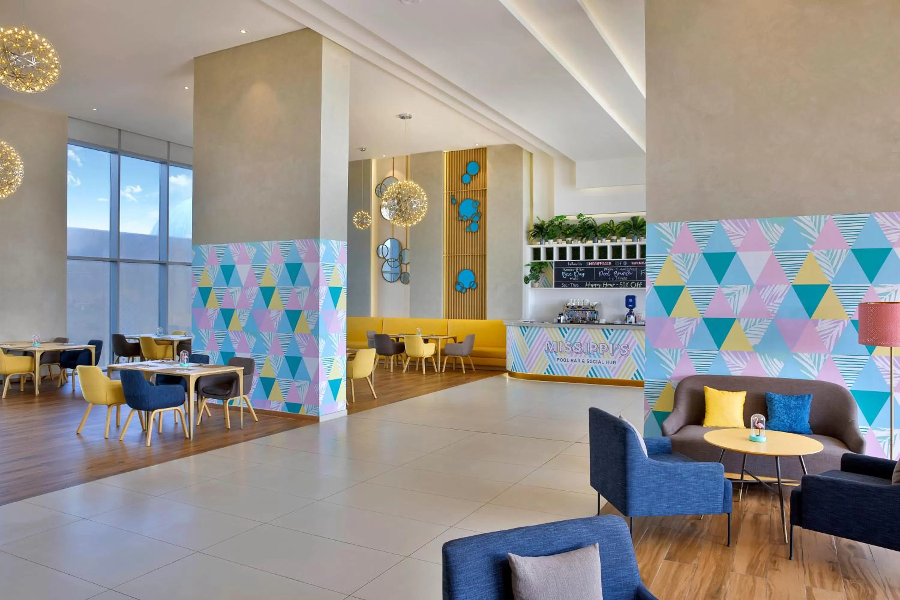 Swimming pool in Avani Ibn Battuta Dubai Hotel