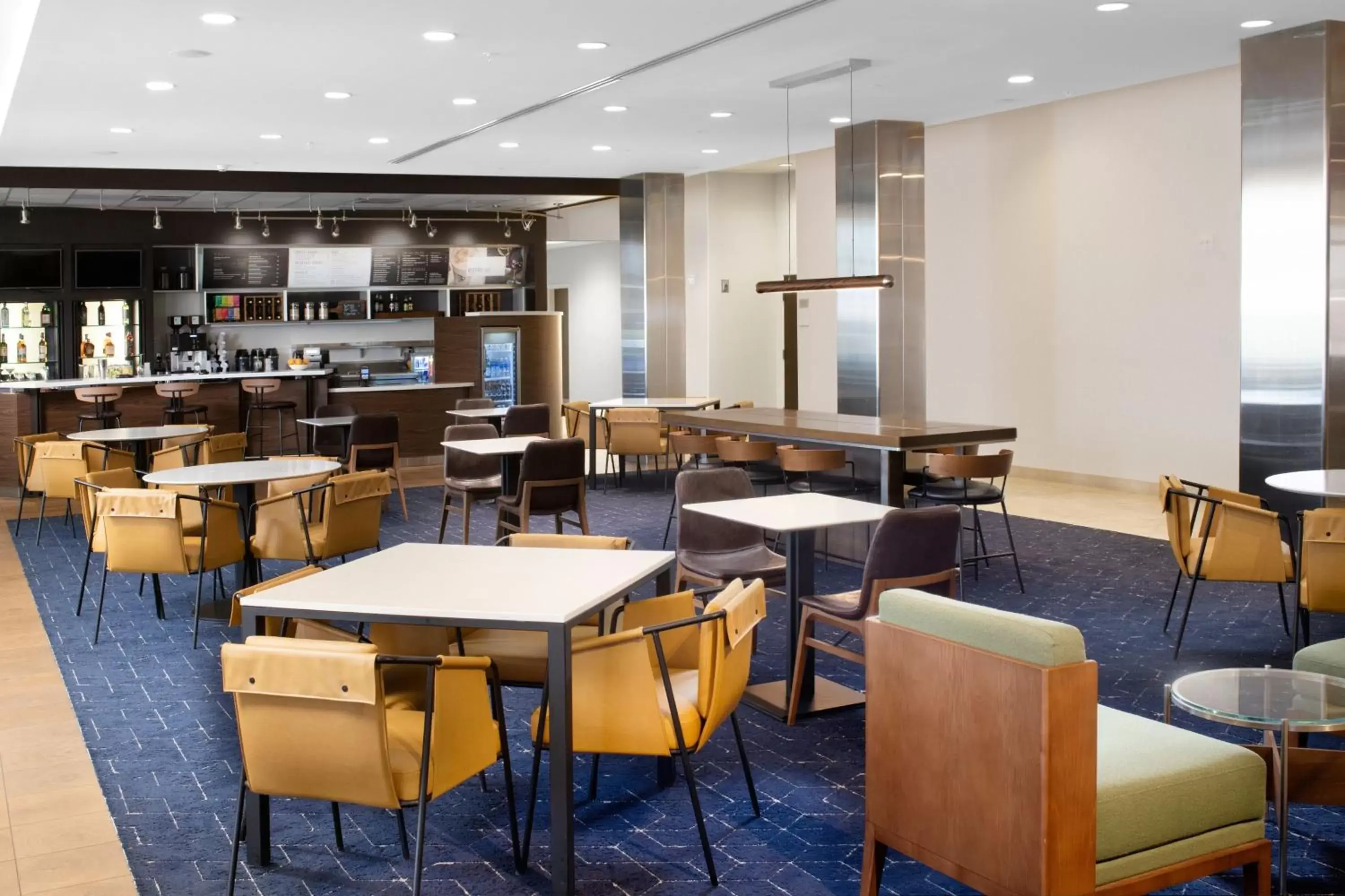 Restaurant/Places to Eat in Courtyard by Marriott Lubbock Downtown/University Area