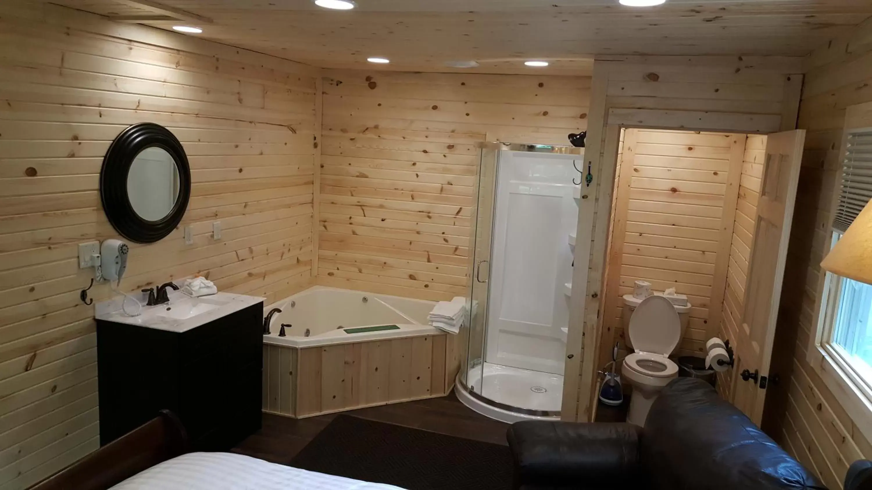 Toilet, Bathroom in Brook Pointe Inn