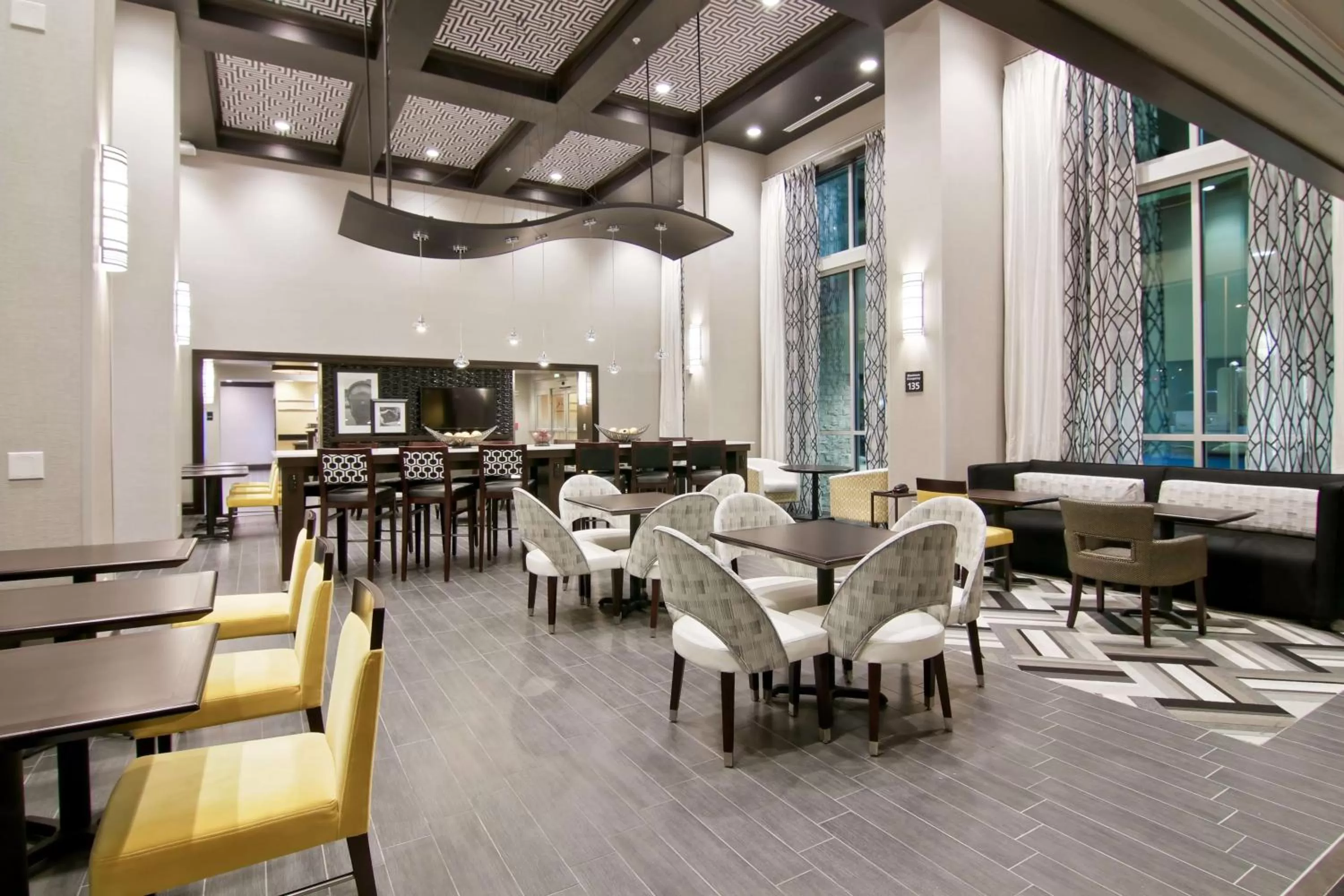 Lobby or reception in Hampton Inn &amp; Suites Bellevue Downtown/Seattle