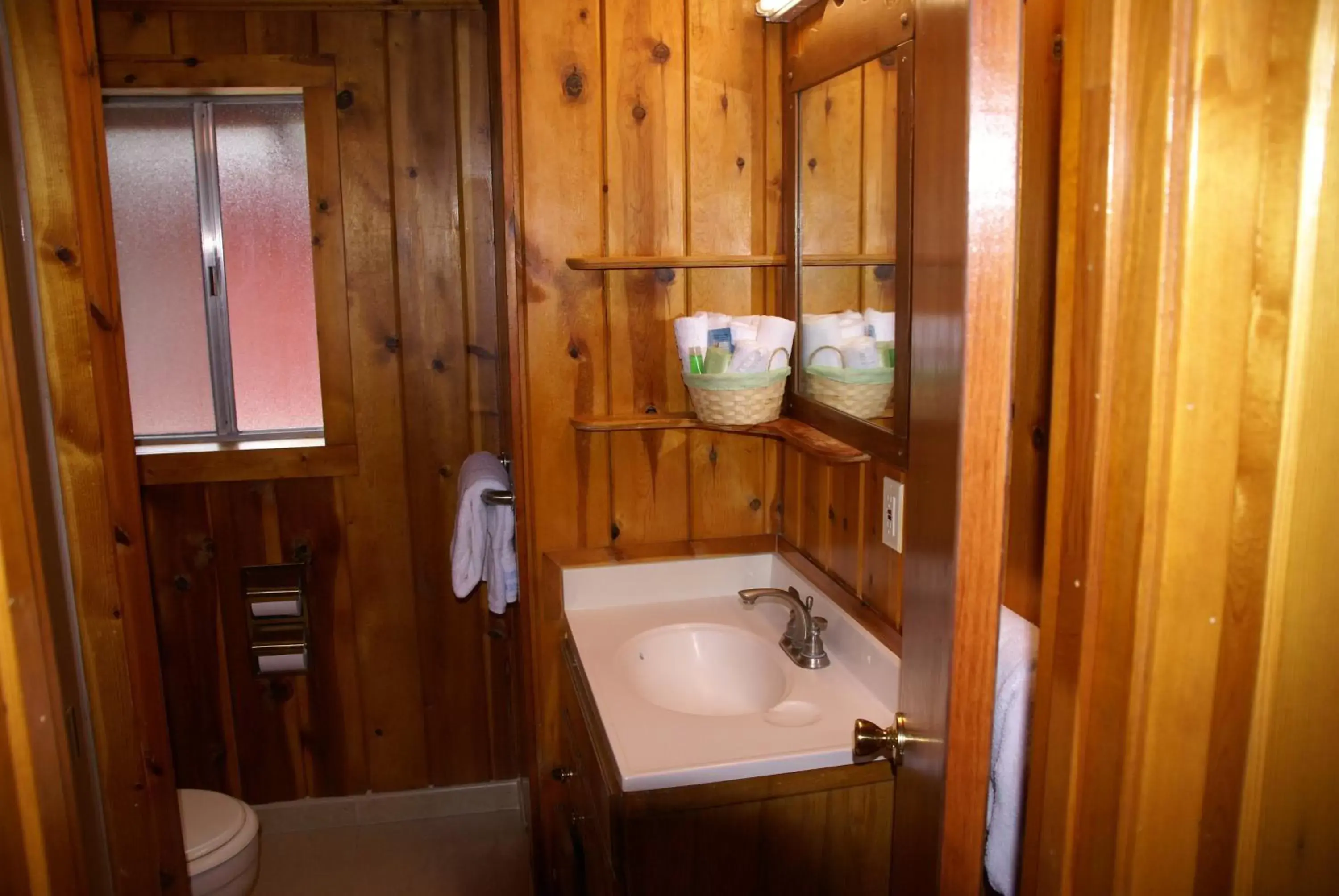 Bathroom in Fern River Resort