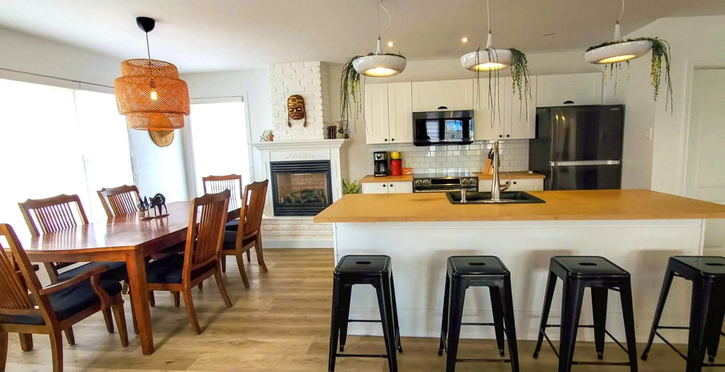 Dining Area in Lofts Fleuve et Montagnes