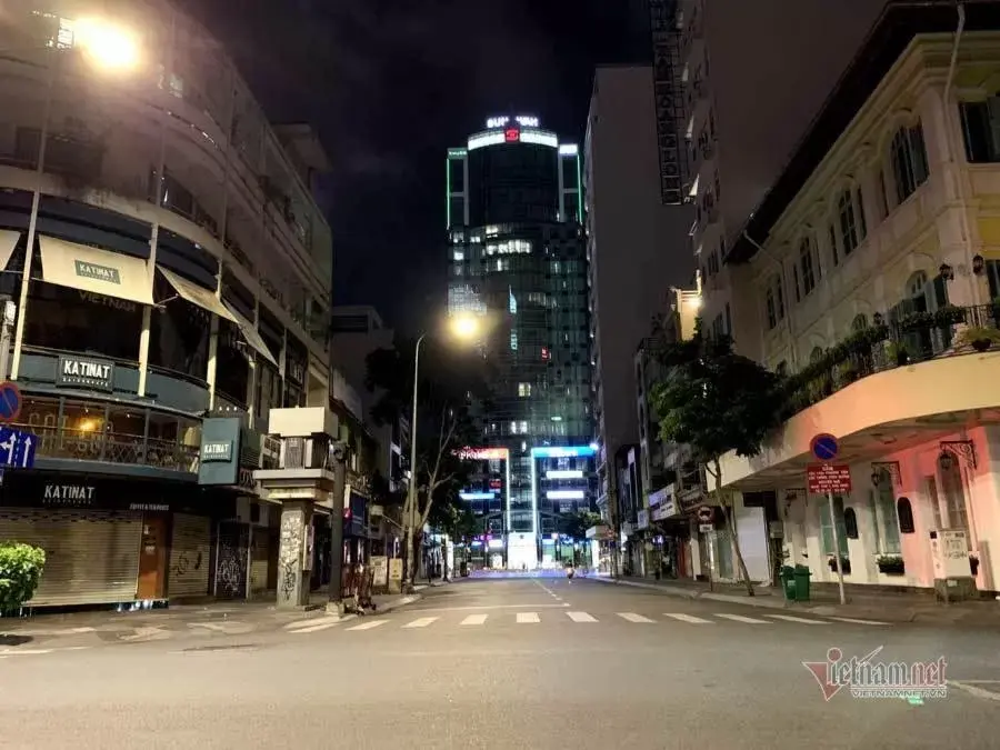Quiet street view in Tan Hoang Long Hotel Quiet street view in Tan Hoang Long Hotel