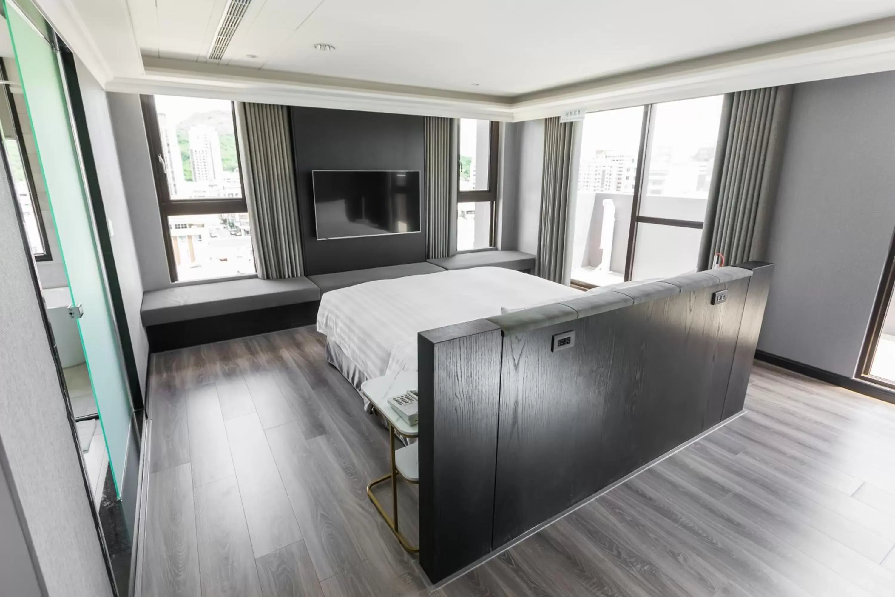 Restaurant/places to eat, Bed in Q21 Hotel Restaurant/places to eat, Bed in Q21 Hotel