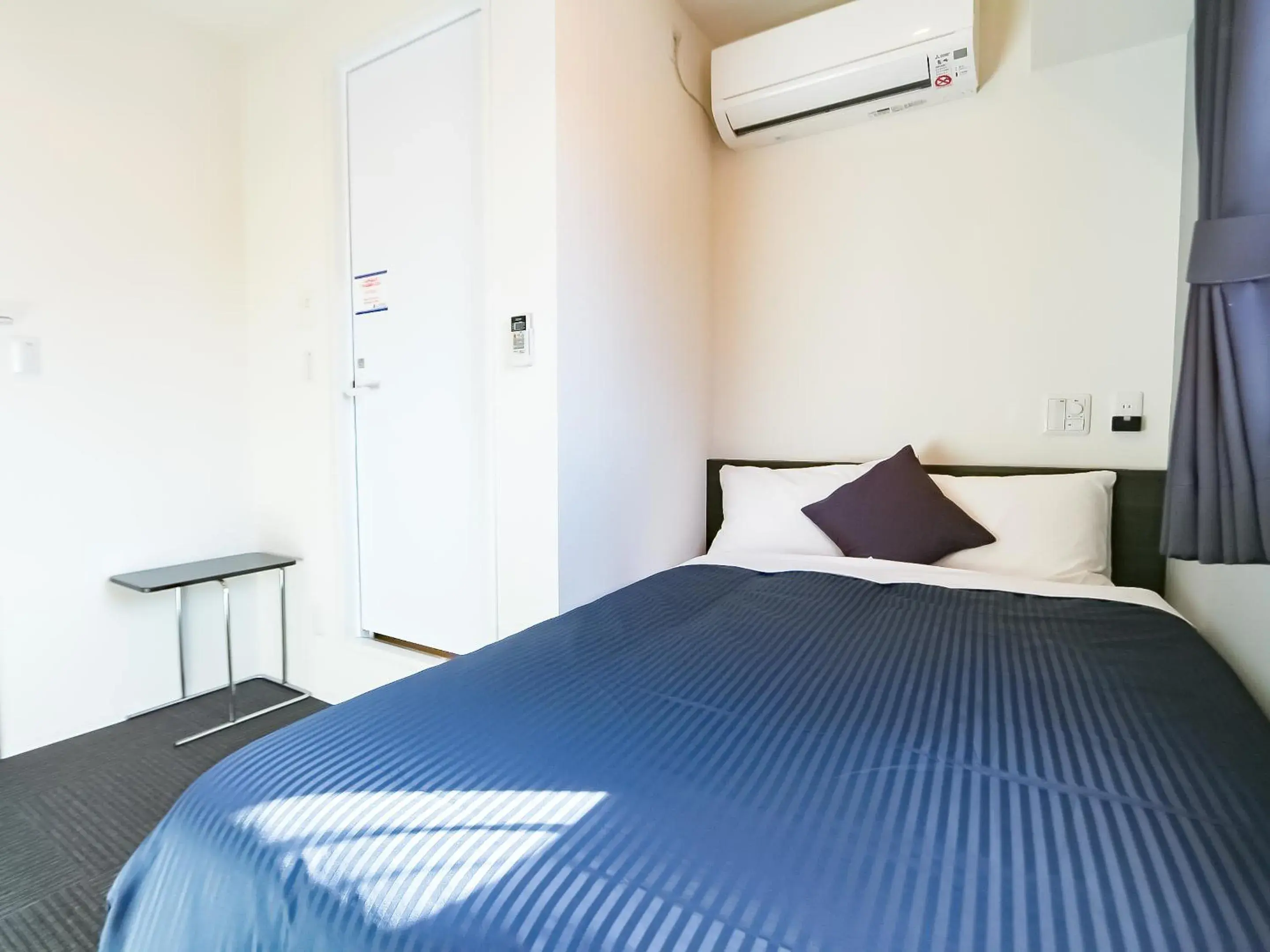 Single Room with Small Double Bed - single occupancy - Non-Smoking in HOTEL LiVEMAX Akabane-Ekimae Single Room with Small Double Bed - single occupancy - Non-Smoking in HOTEL LiVEMAX Akabane-Ekimae