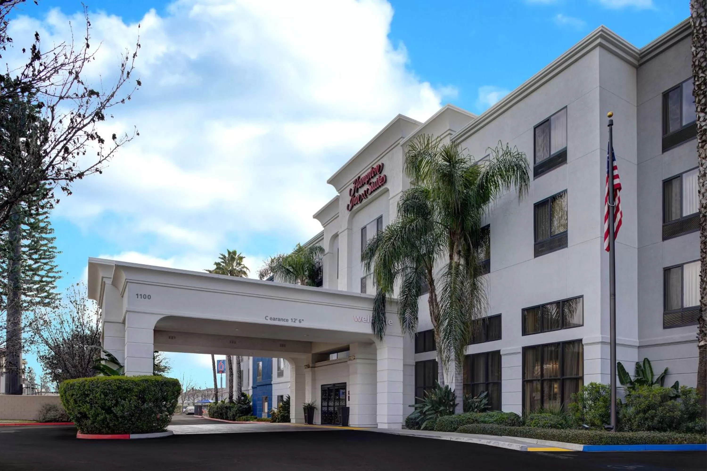 Property building in Hampton Inn & Suites Tulare