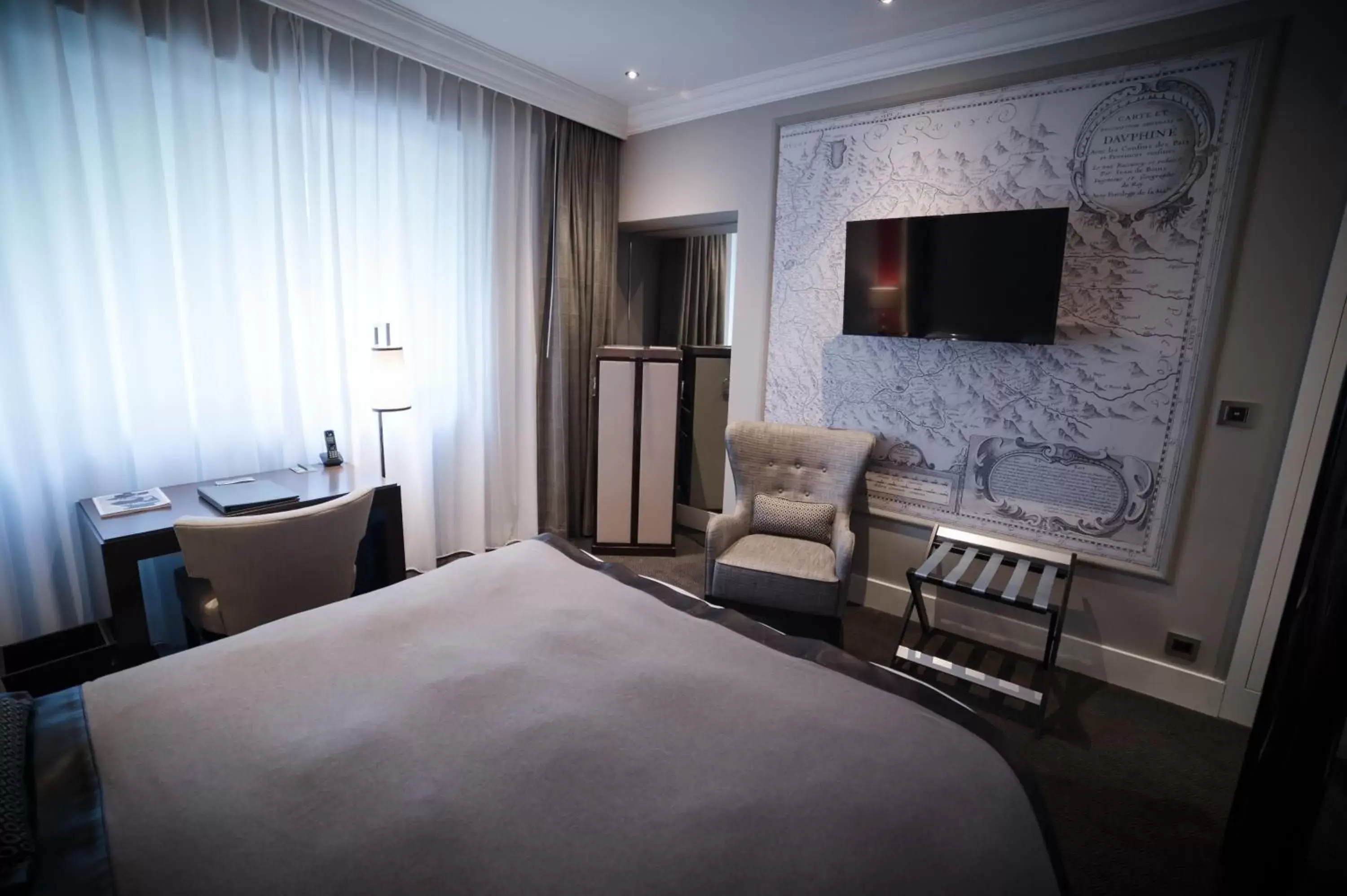 Photo of the whole room, Bed in Park Hôtel Grenoble - MGallery