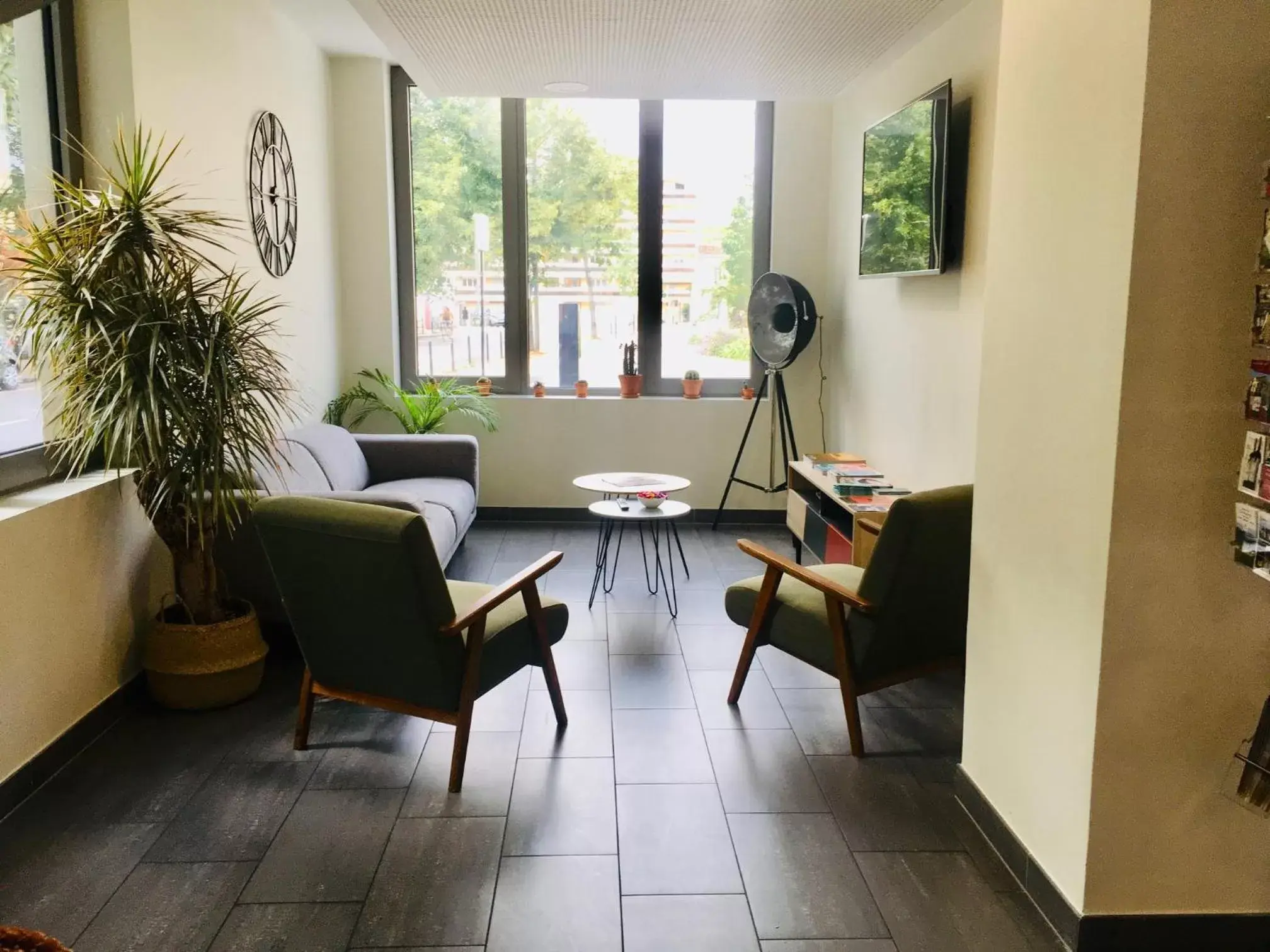 Lobby or reception, Seating Area in All Suites Bordeaux Marne – Gare Saint-Jean