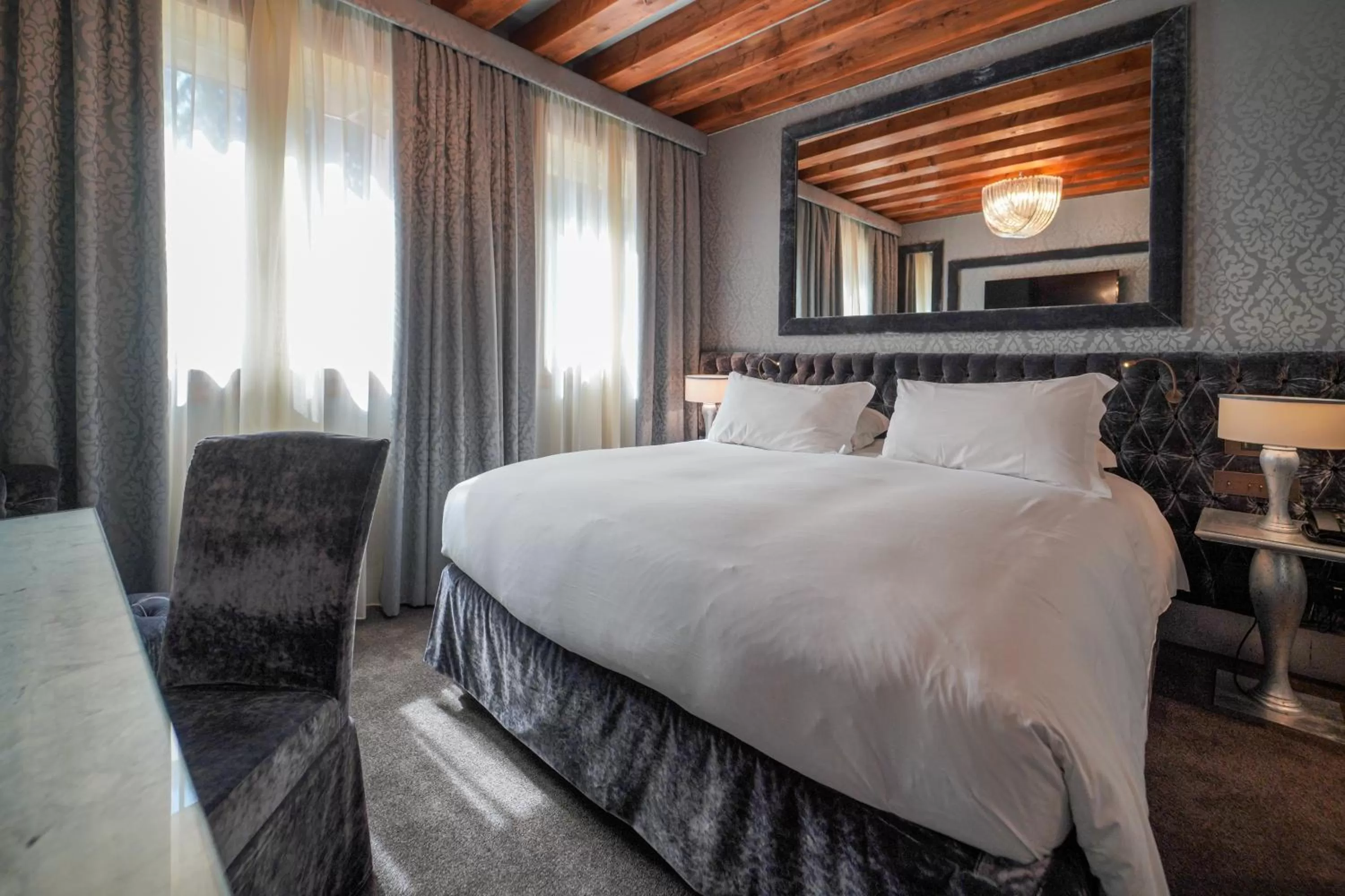 Bedroom, Bed in Papadopoli Hotel Venezia - MGallery Collection