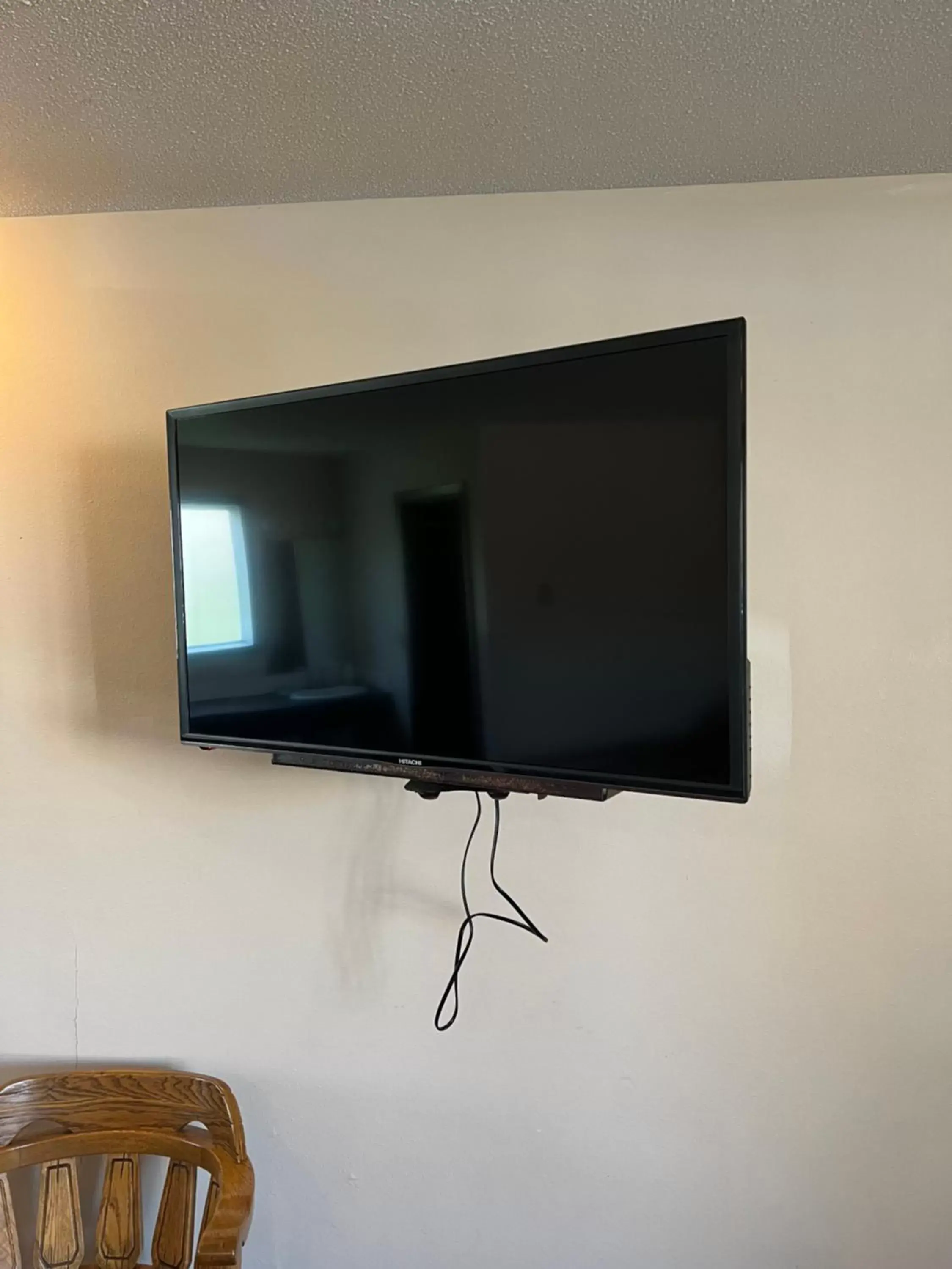 TV and multimedia, TV/Entertainment Center in Barnesville Motel