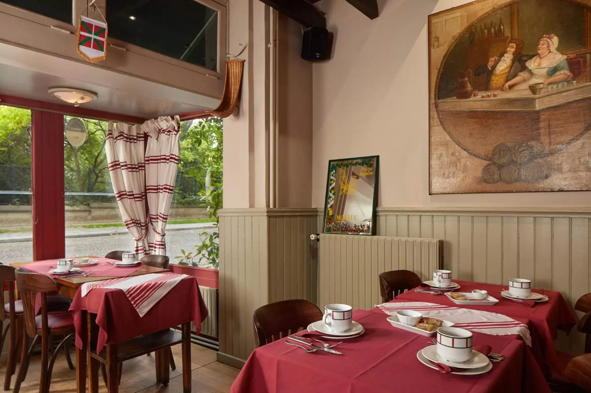 Restaurant/Places to Eat in Le Vert Galant - Auberge Etchegorry