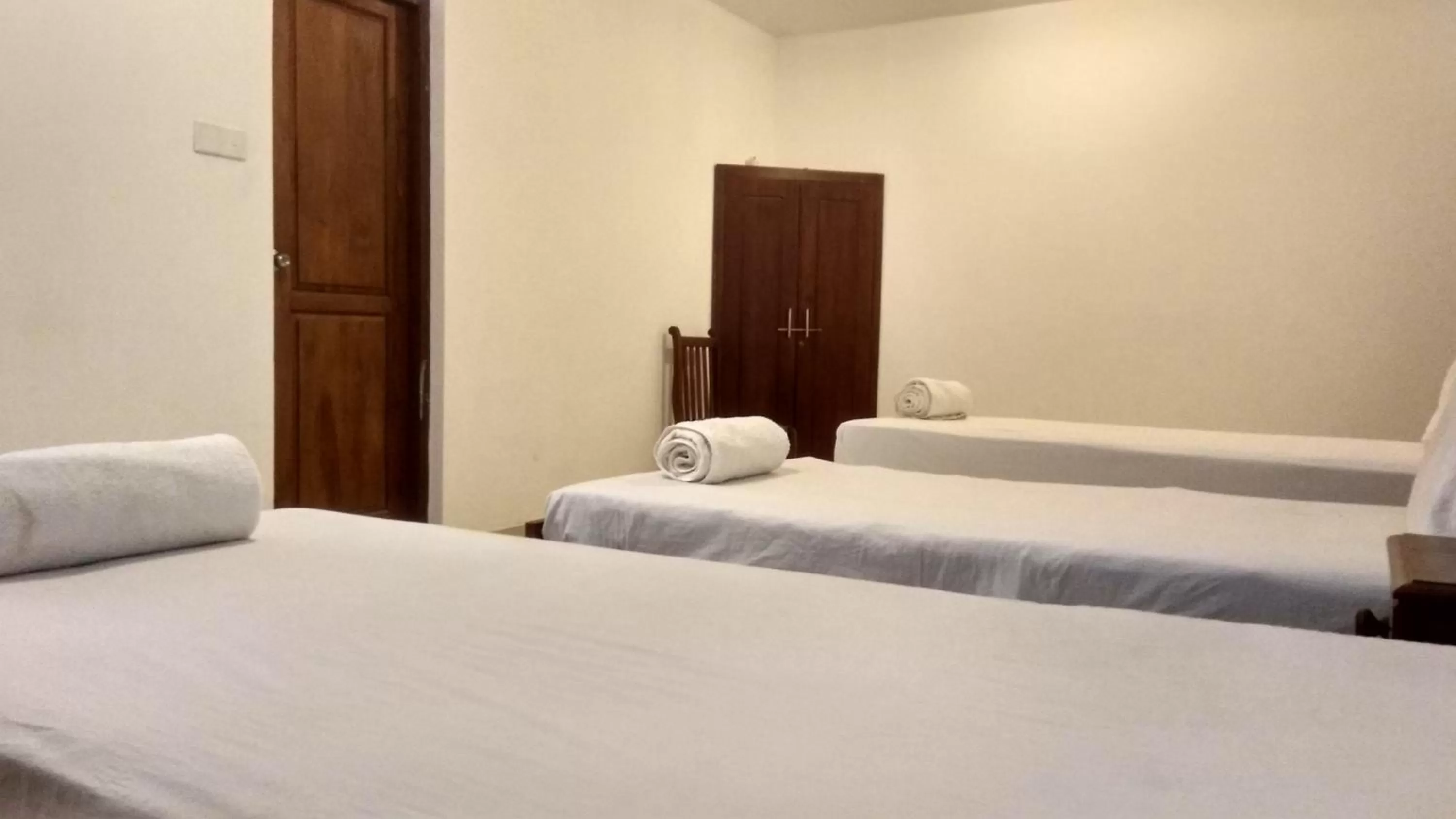 Bed in Kandy Unique Hotel