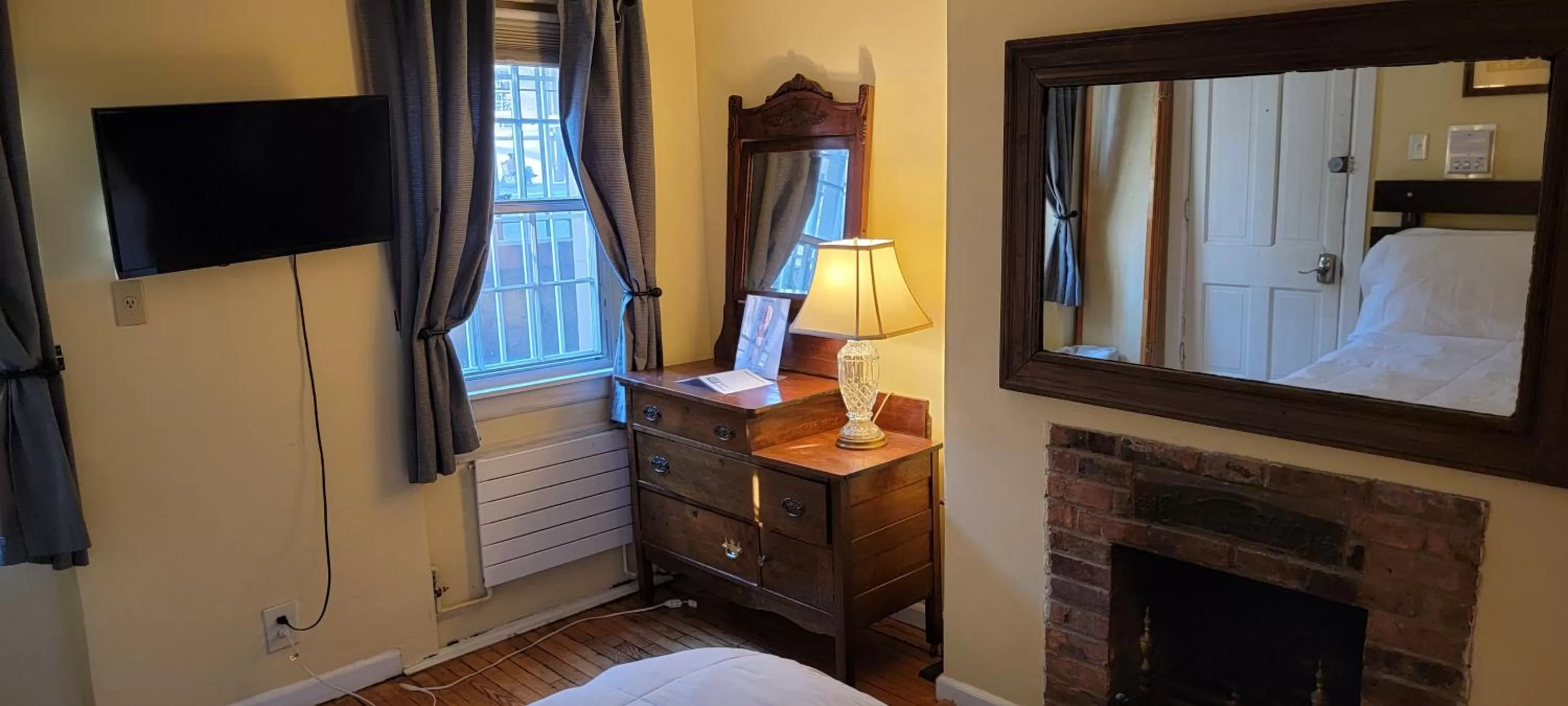 TV and multimedia, Bed in Incentra Village Hotel