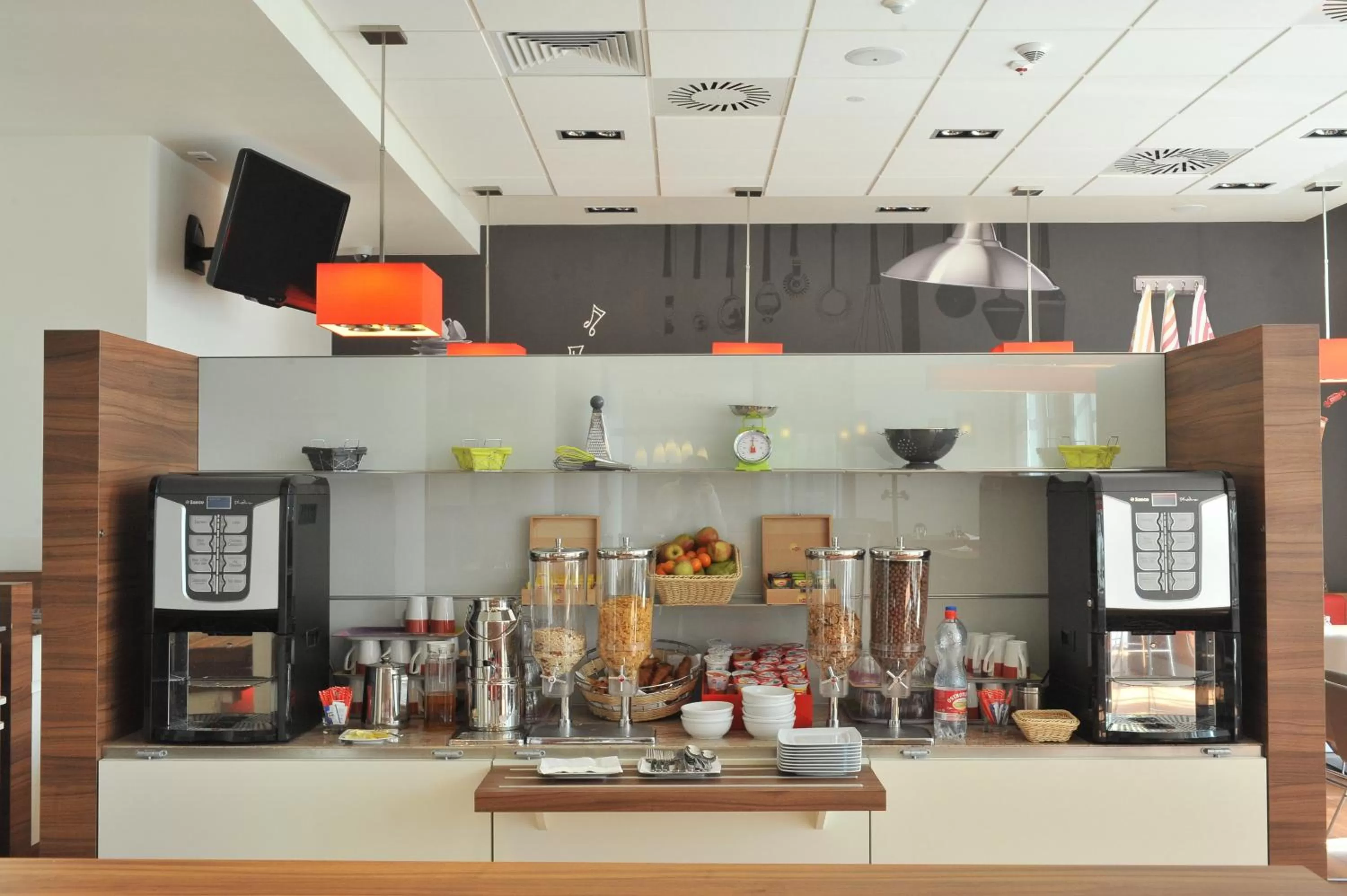 Restaurant/places to eat in Ibis Kraków Stare Miasto