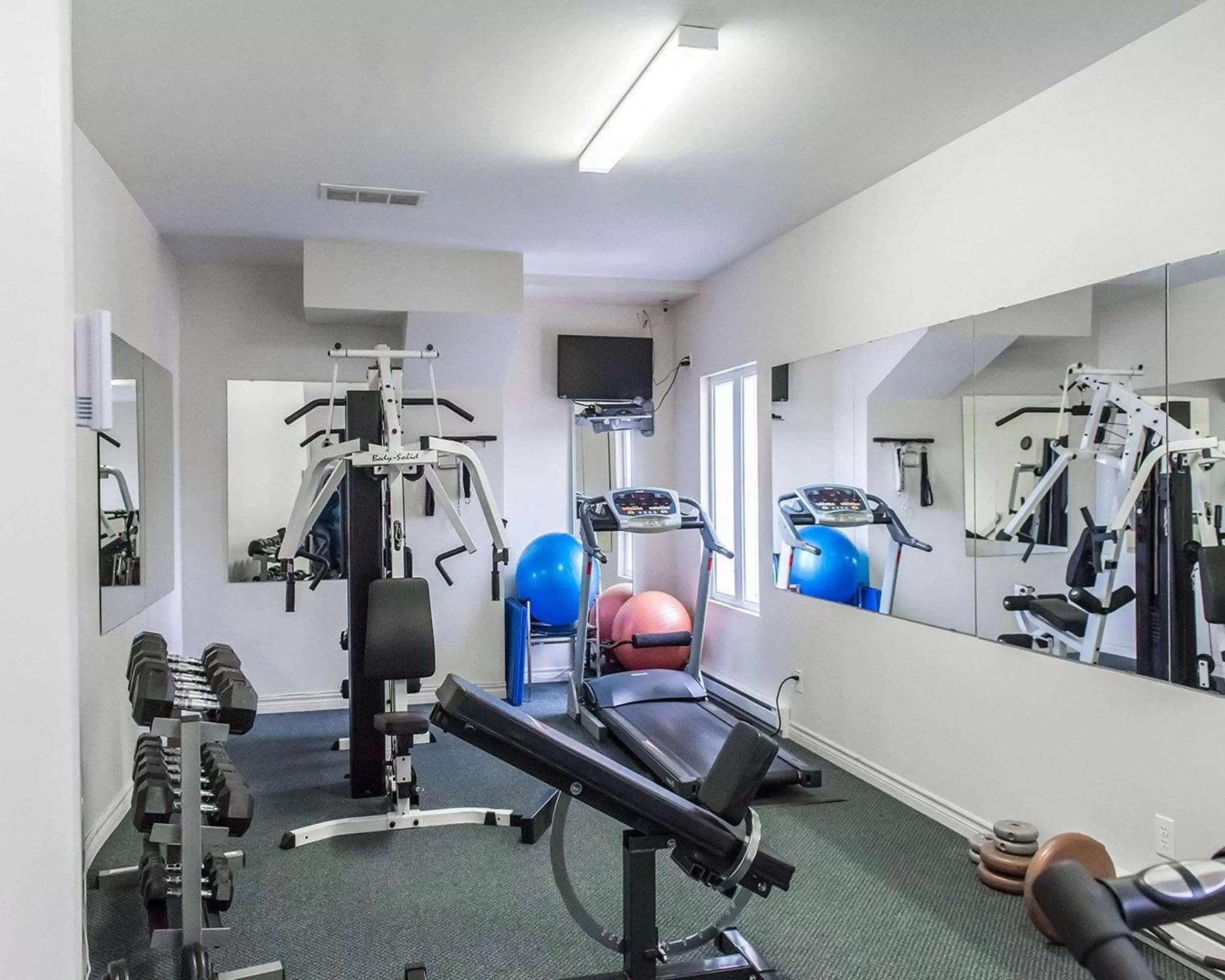 Fitness centre/facilities in Quality Inn Mont-Laurier