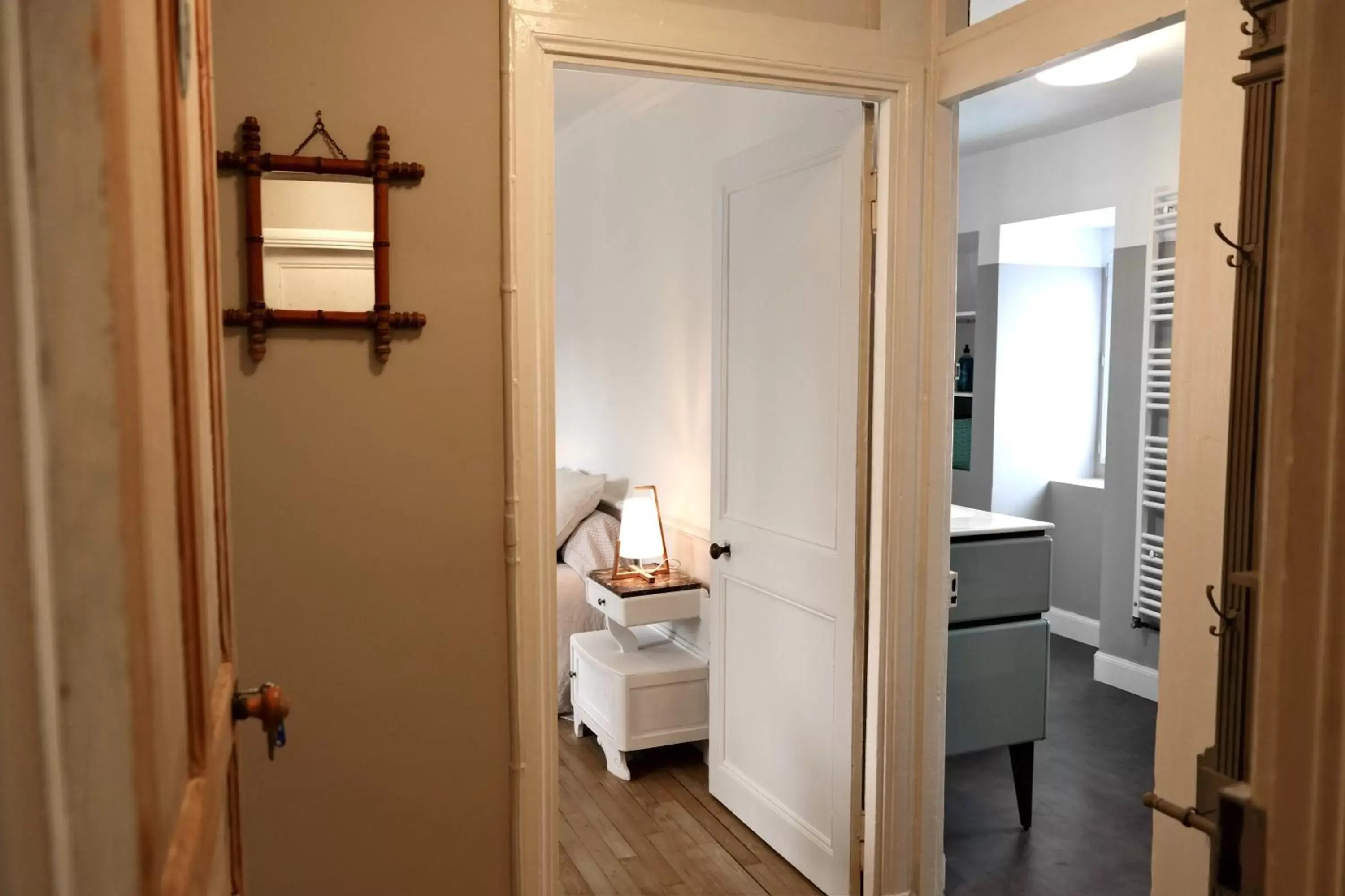 Facade/entrance, Bathroom in Contes à Rebours - Chambres d'hôtes