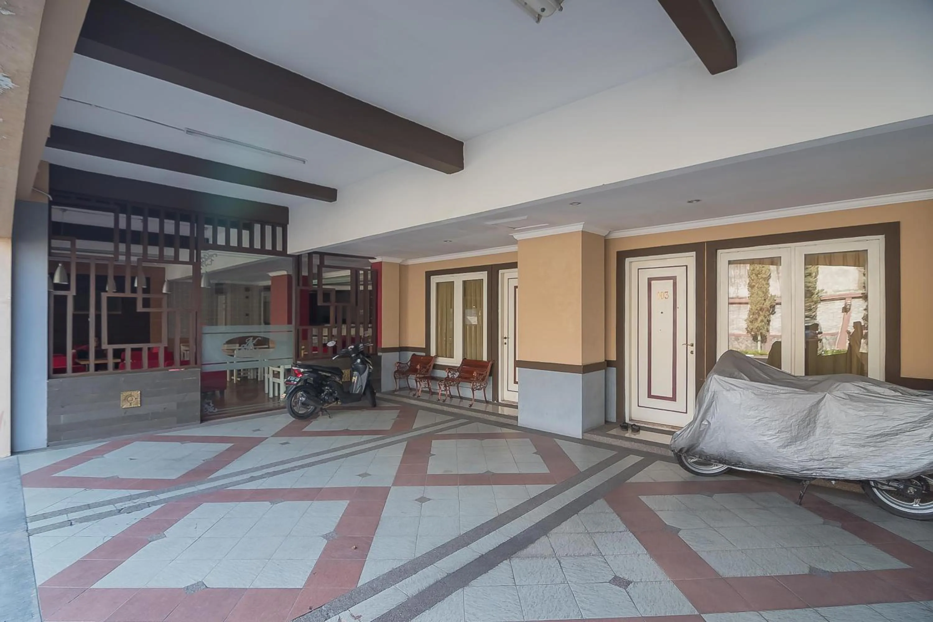 Lobby or reception in RedDoorz at Amellia Pasteur Bandung