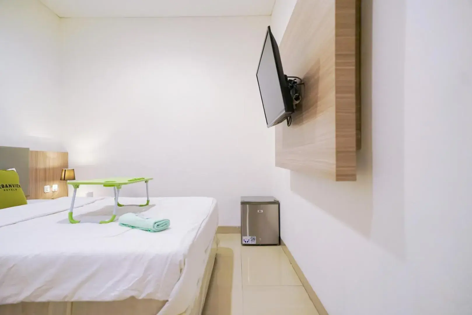 Bedroom, Bed in Urbanview Hotel Bes Mangga Besar