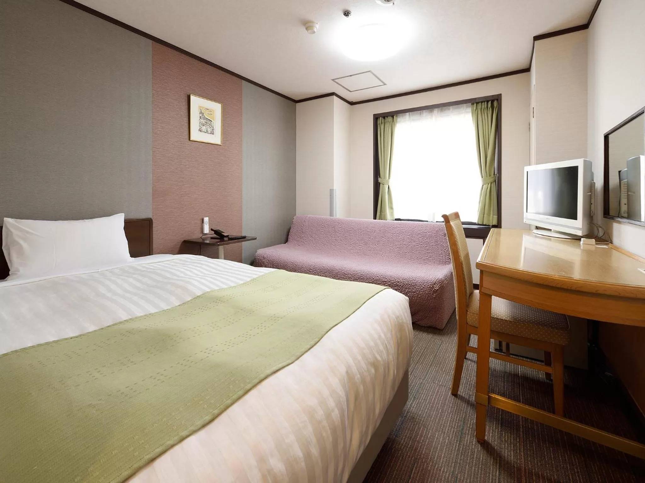 Superior Single Room in Belmont Hotel