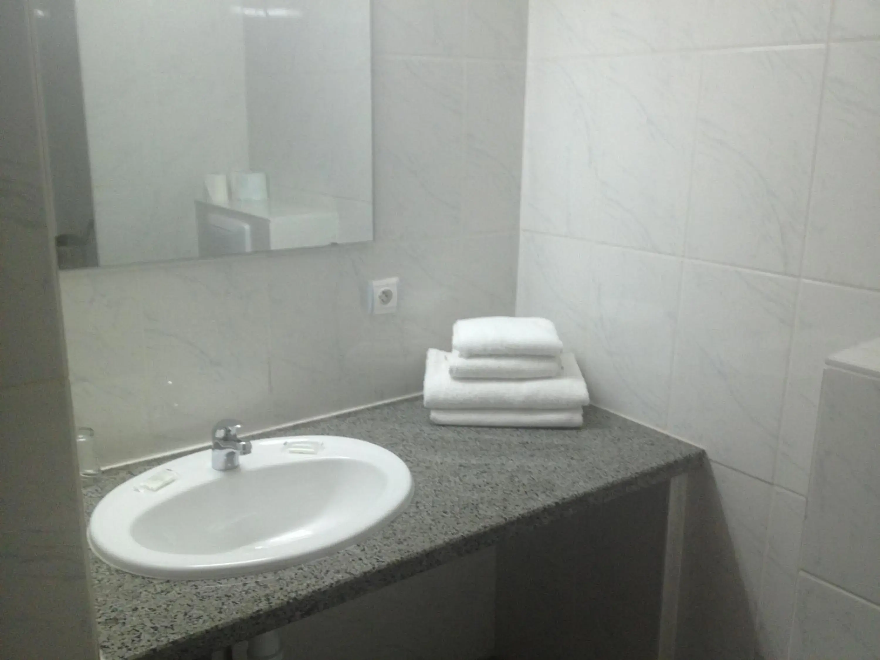 Bathroom in Hotel Le Strasbourg