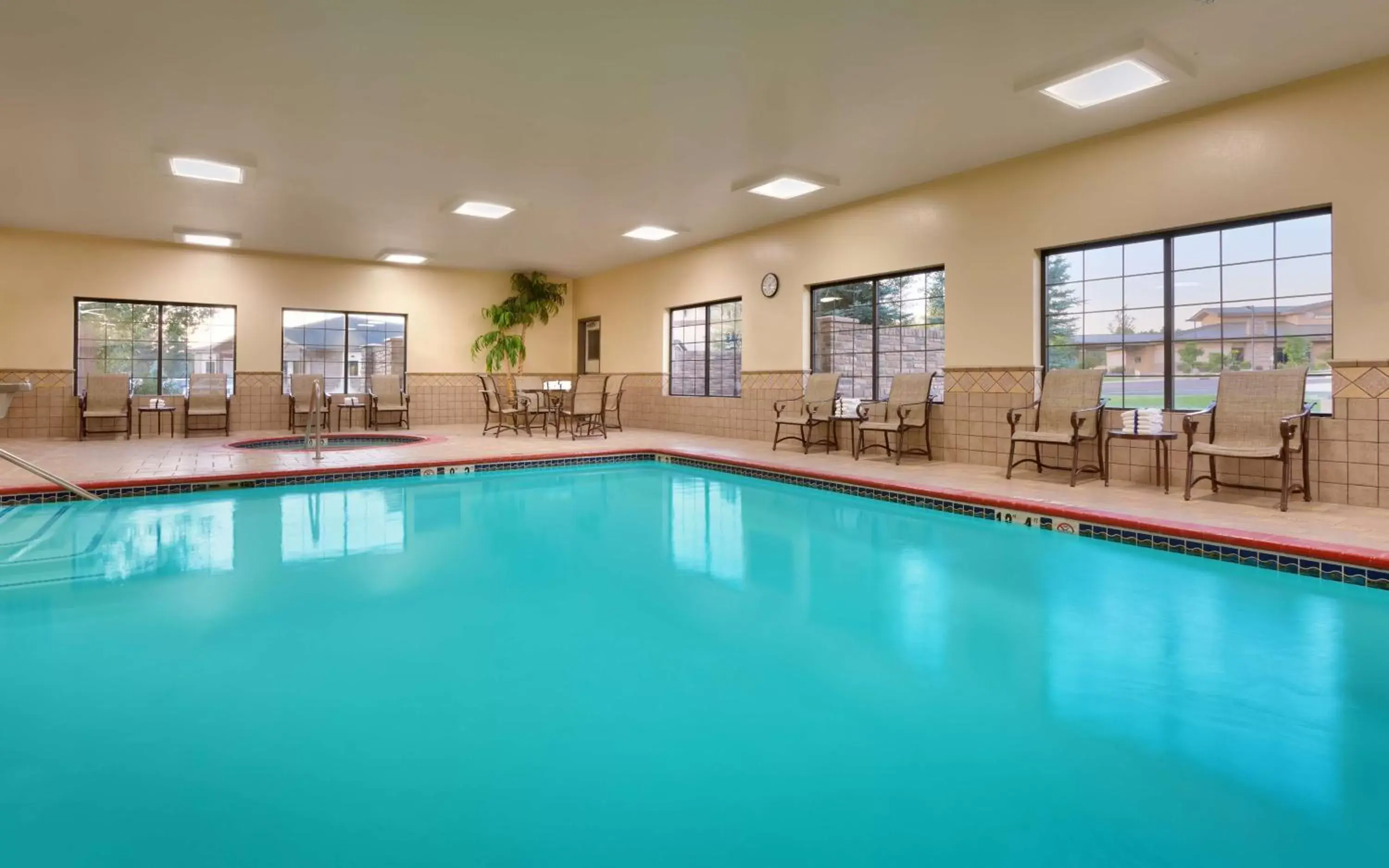 Pool view, Swimming Pool in Hampton Inn & Suites Show Low-Pinetop
